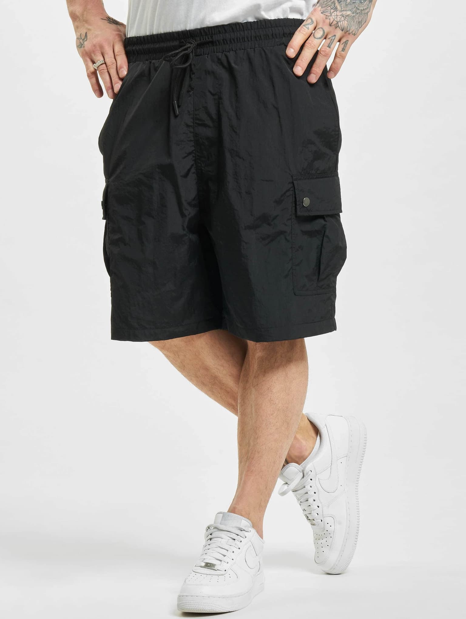 Urban Classics Nylon Cargo Short – Bild 3