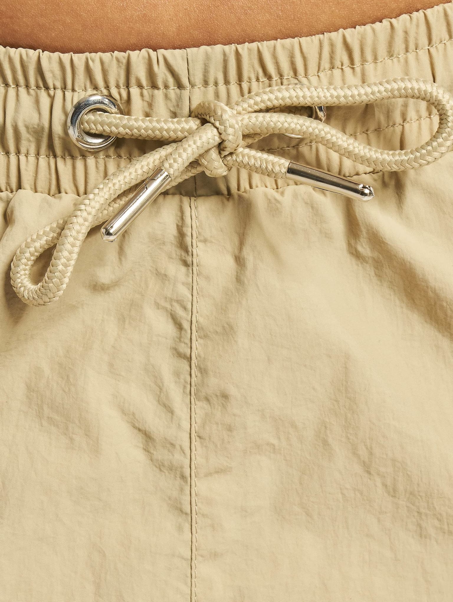Urban Classics Ladies High Waist Crinkle Nylon Cargo Pants – Bild 4