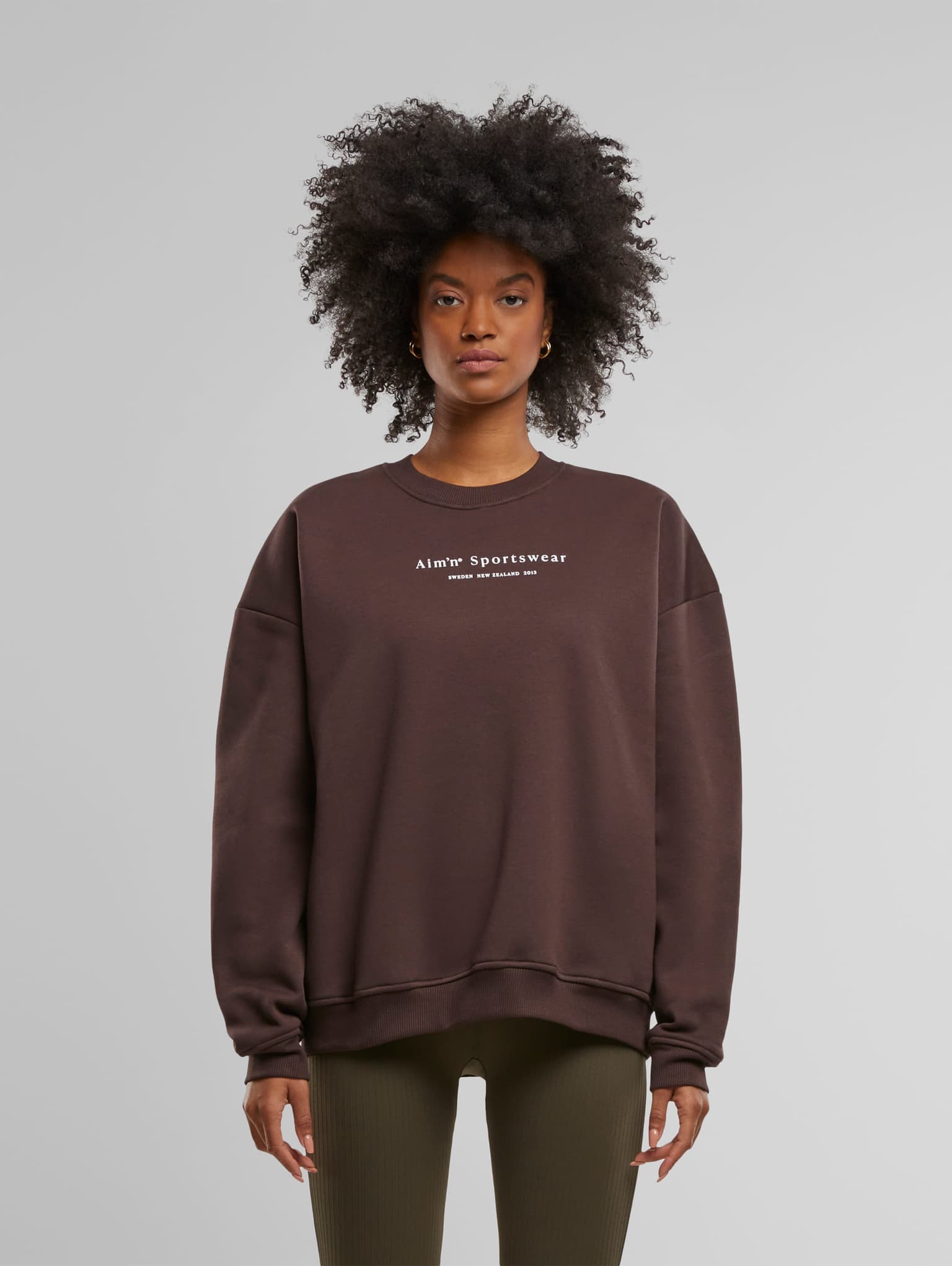 AMN-243-SW -24010379-106 AIMN Serif Sweatshirt – Bild 3