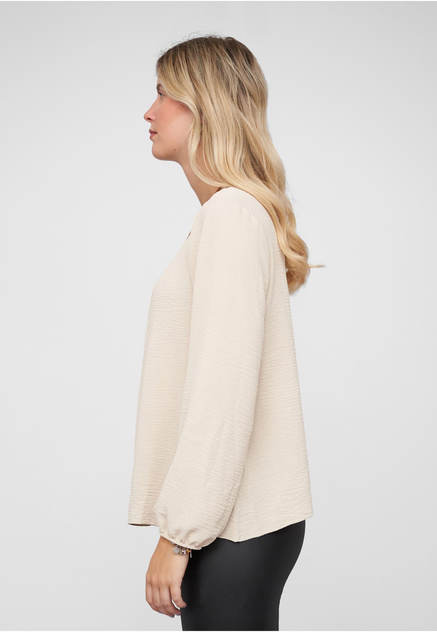 Cloud5ive Longsleeve Blouse with Necklace – Bild 3