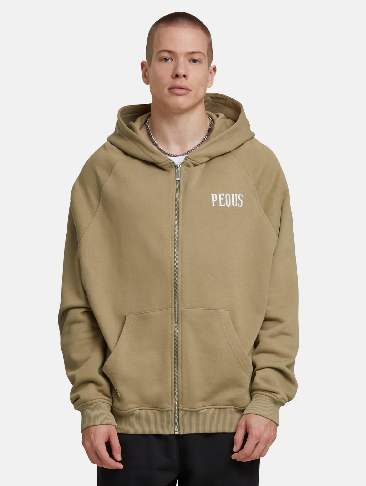 PEQUS Mythic Logo Zip Hoodie – Bild 3