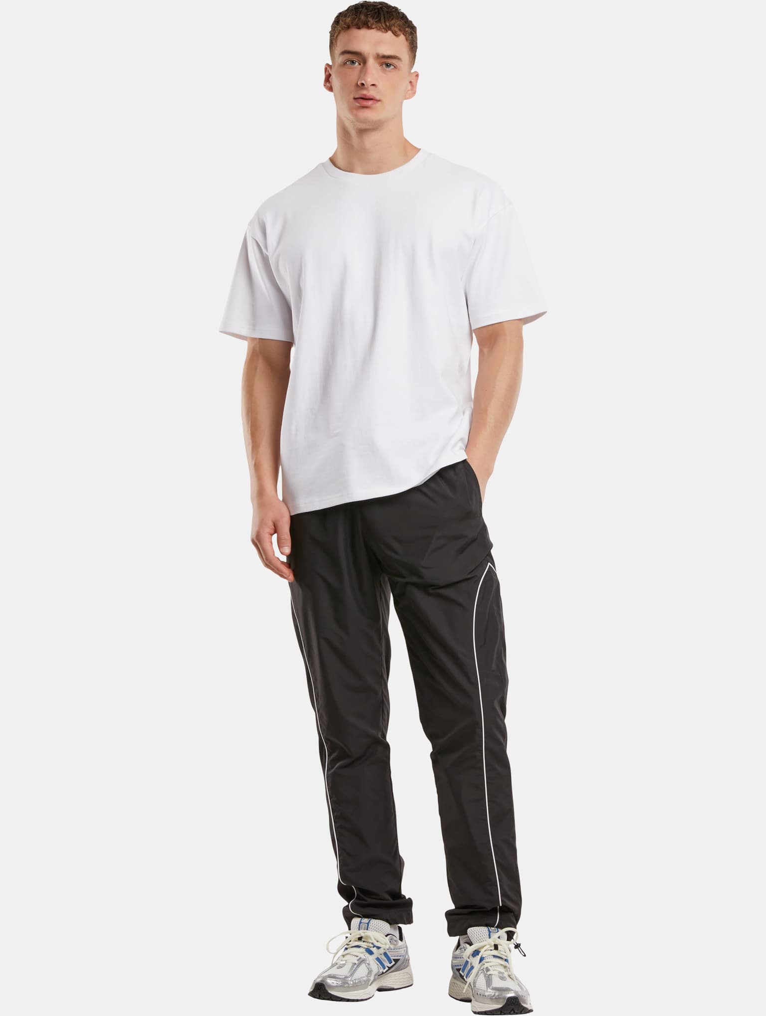 Urban Classics Piped Panel Trackpants – Bild 4