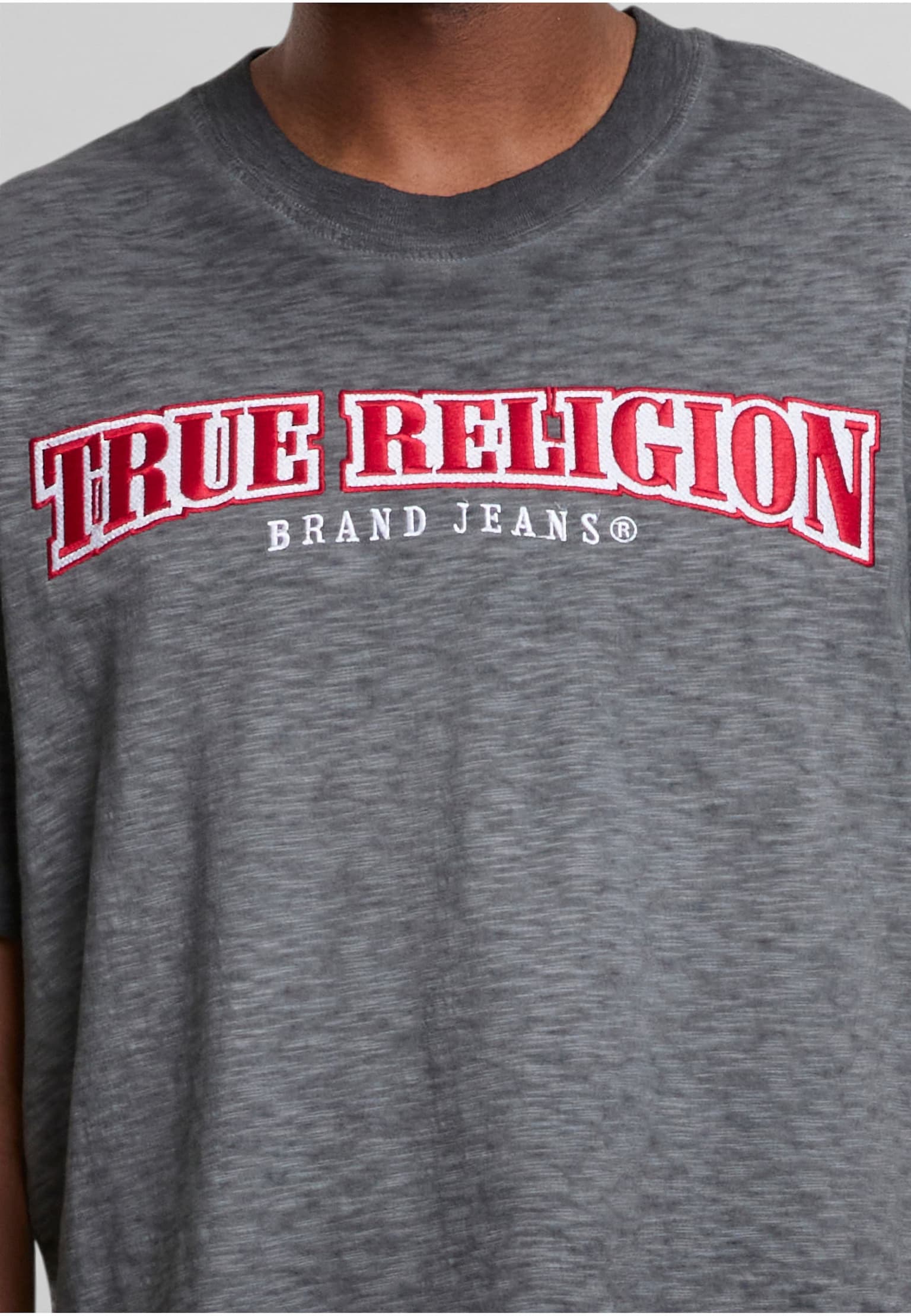 True Religion SS SLUB EMBRO ARCH LOGO TEE – Bild 4