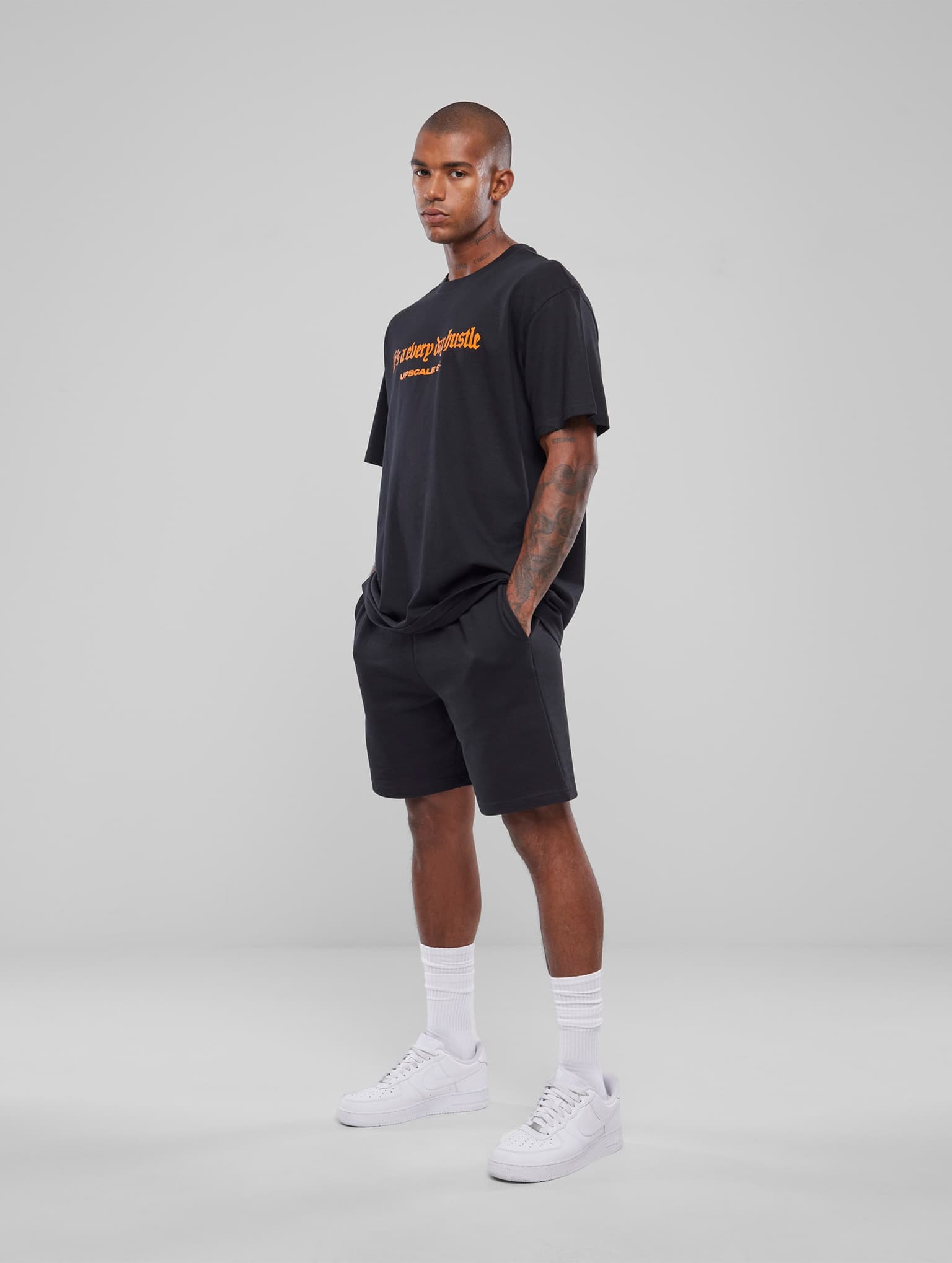 Mister Tee Upscale Hustle Oversize – Bild 4