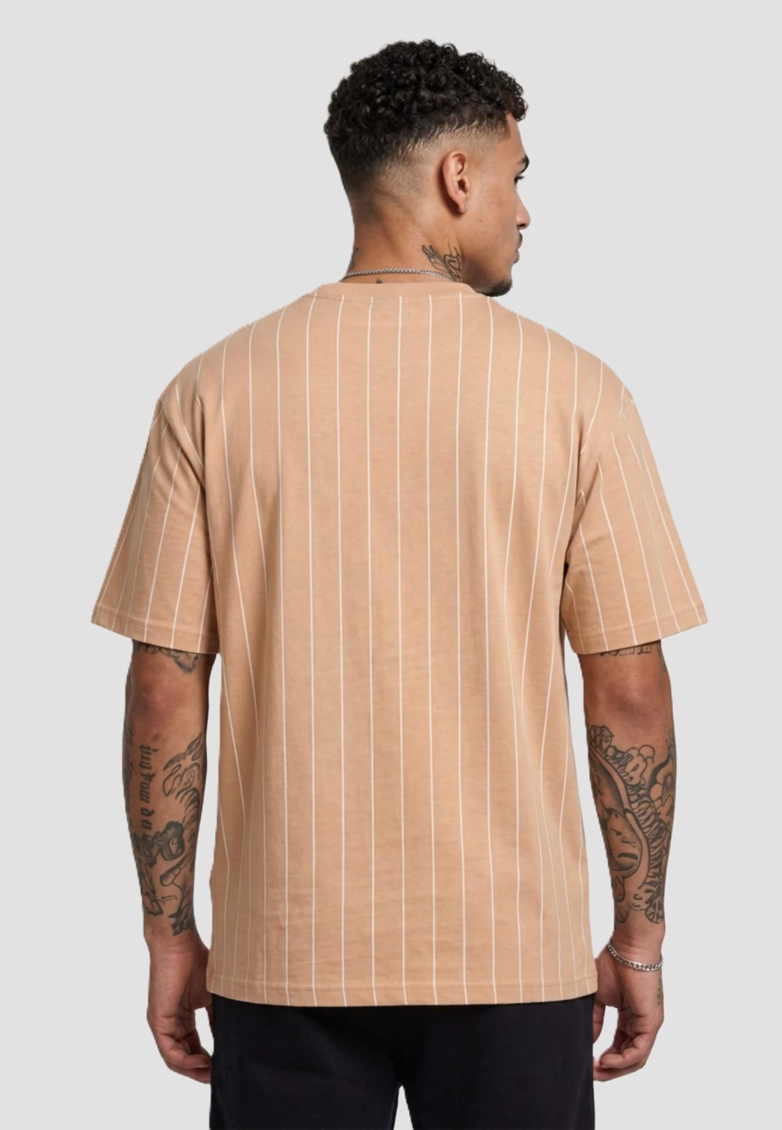 Karl Kani Small Signature Essential Pinstripe Tee – Bild 2