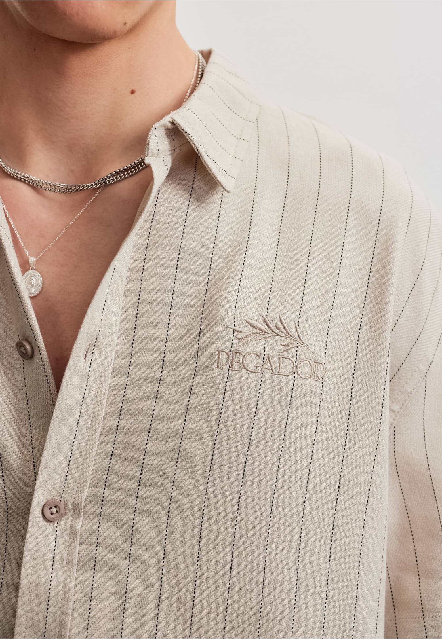 PEGADOR Murcia Striped Short Sleeve Shirt – Bild 3