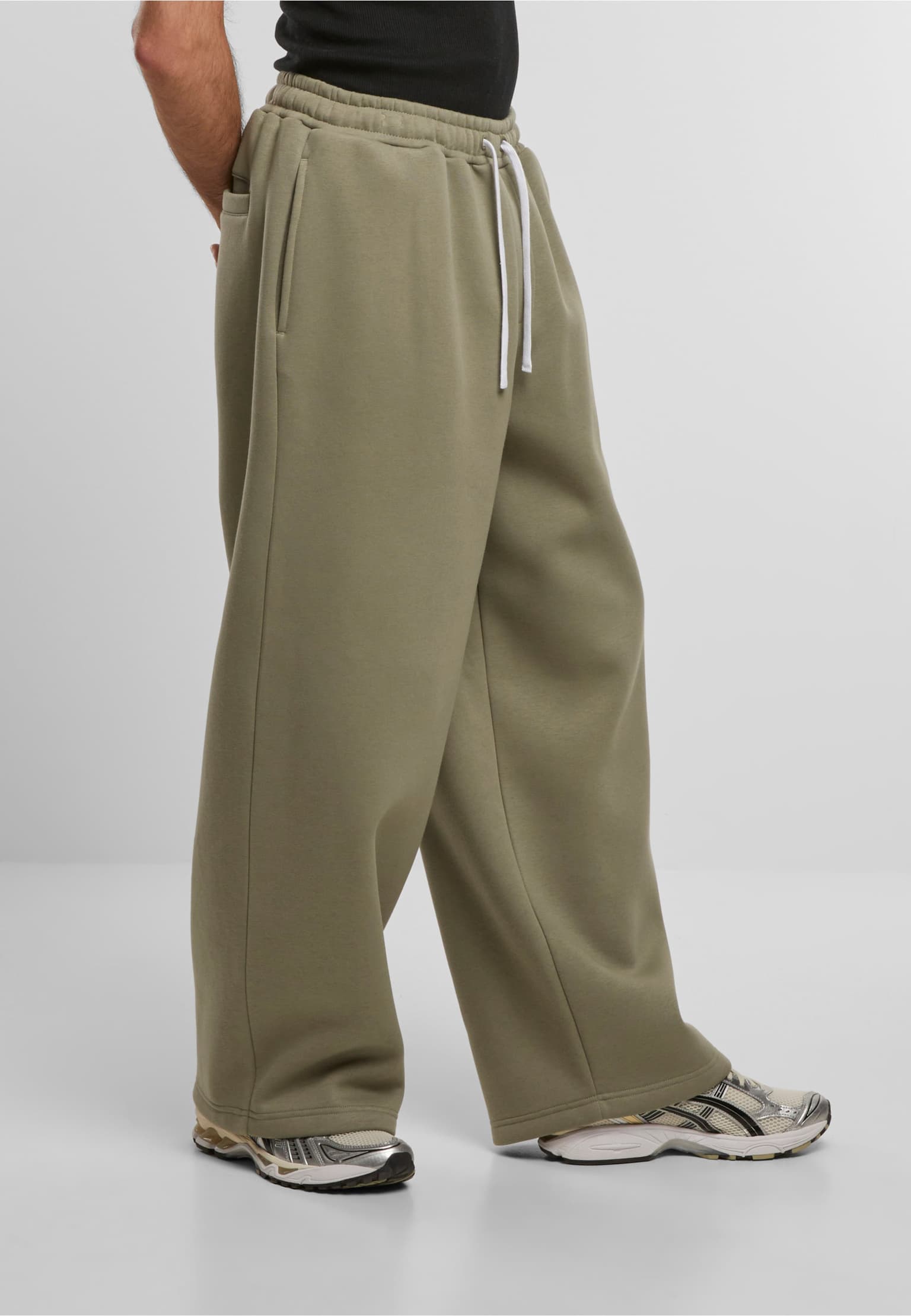 Urban Classics Fluffy Wide Leg Trackpants – Bild 4