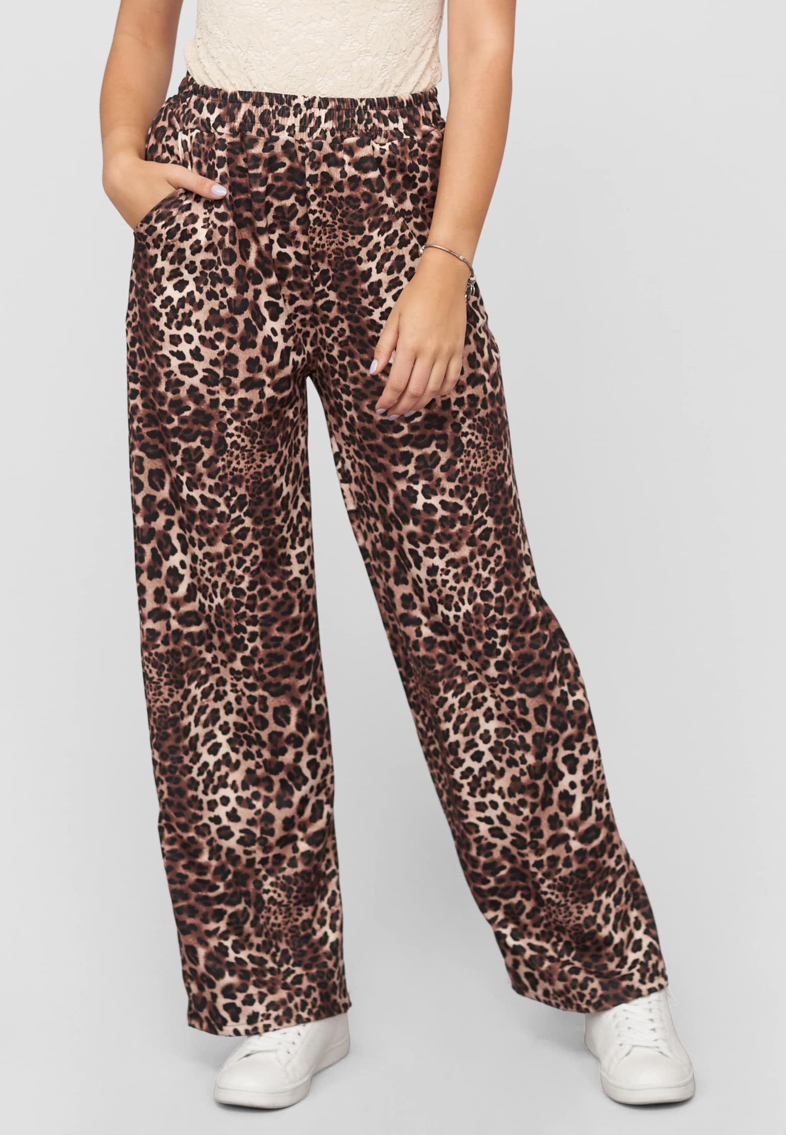 Cloud5ive Pants with wide legs