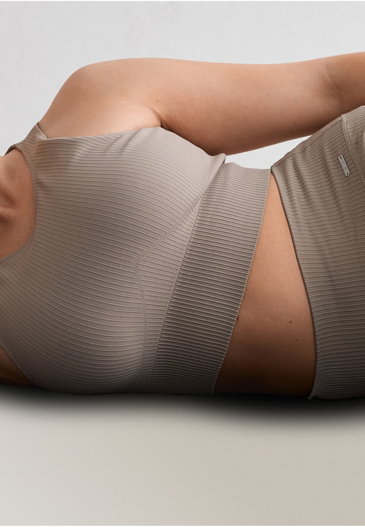 aimn Ribbed Seamless Crop Top – Bild 3
