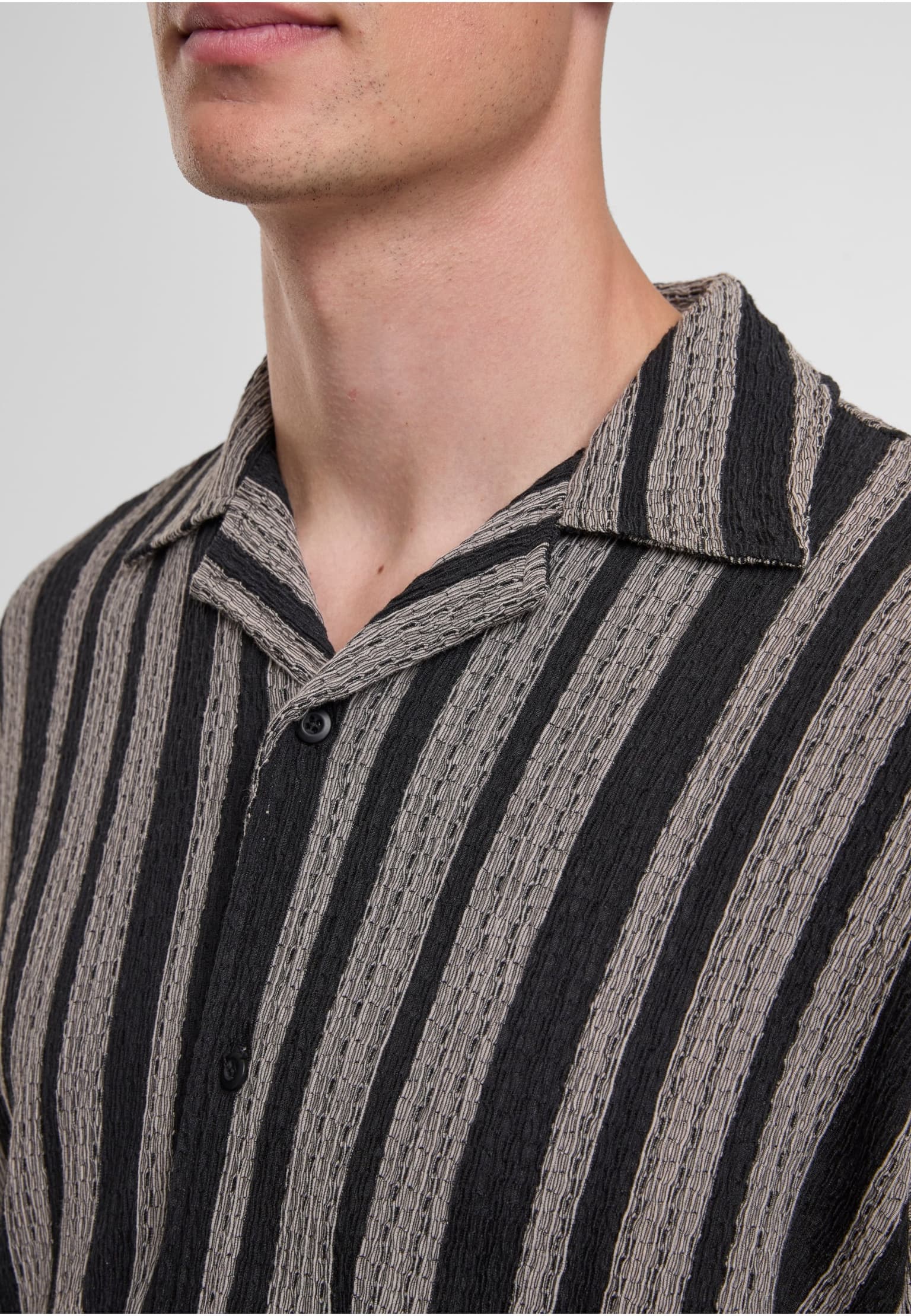 Urban Classics Two Color Striped Structured Resortshirt – Bild 3