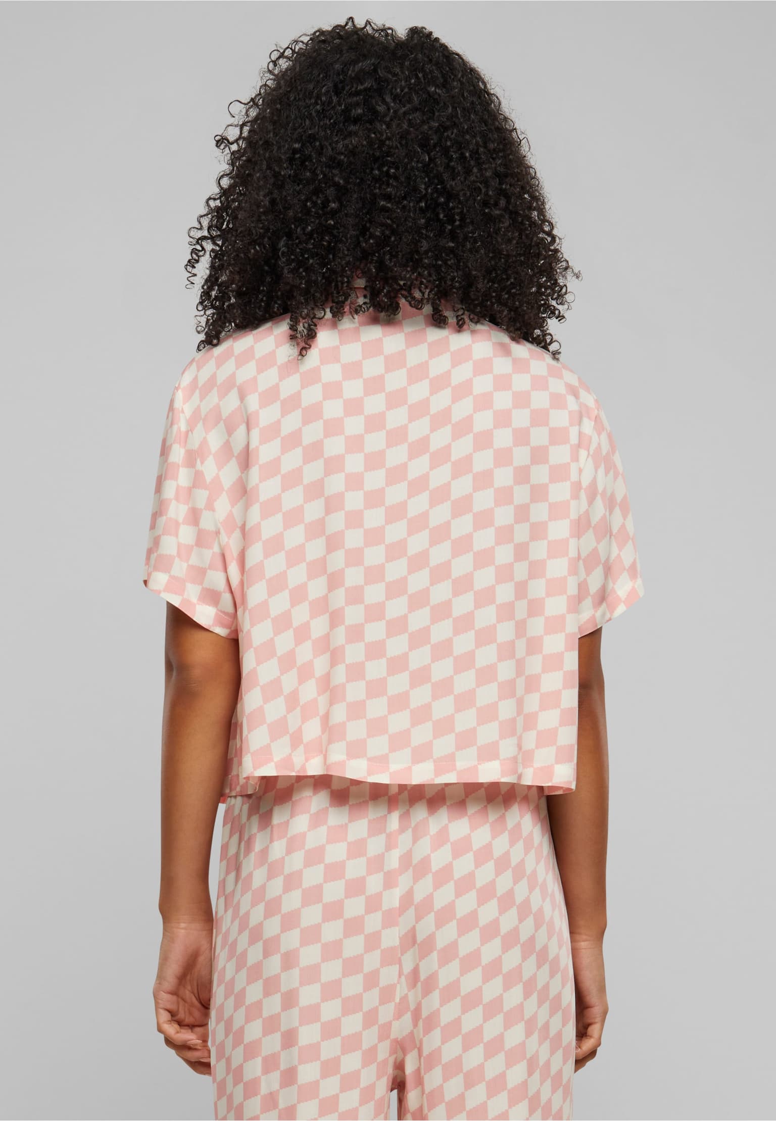 Urban Classics Ladies Viscose Resort Shirt – Bild 2