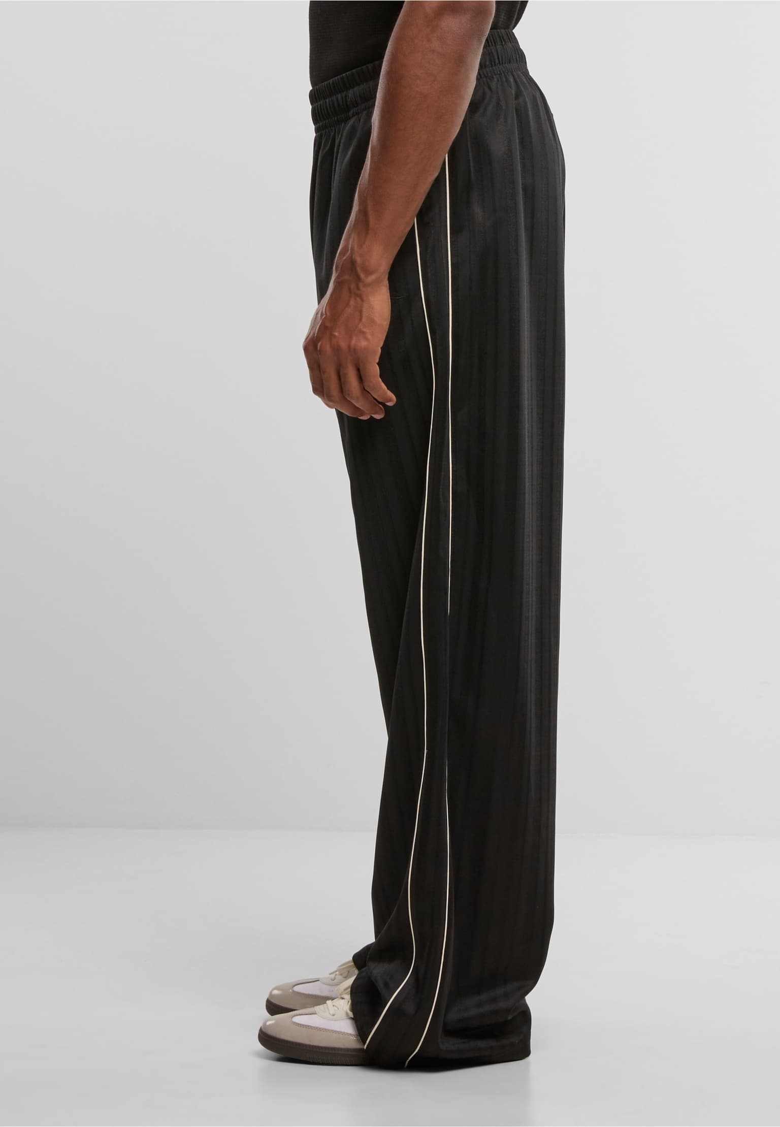 Karl Kani Signature Shadow Stripe Baggy Trackpants – Bild 3