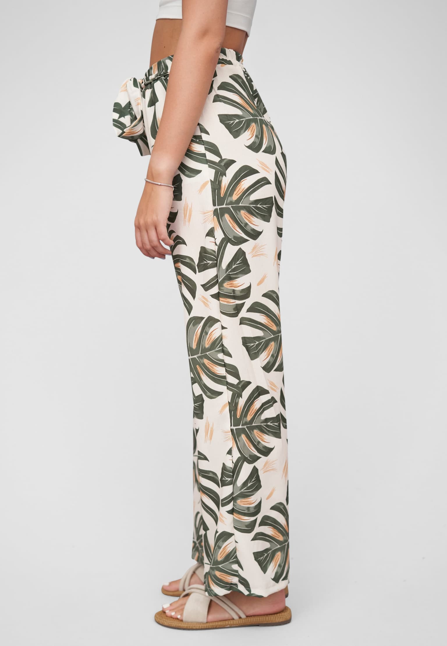 Cloud5ive Summer Pants with palm print and tie belt – Bild 3