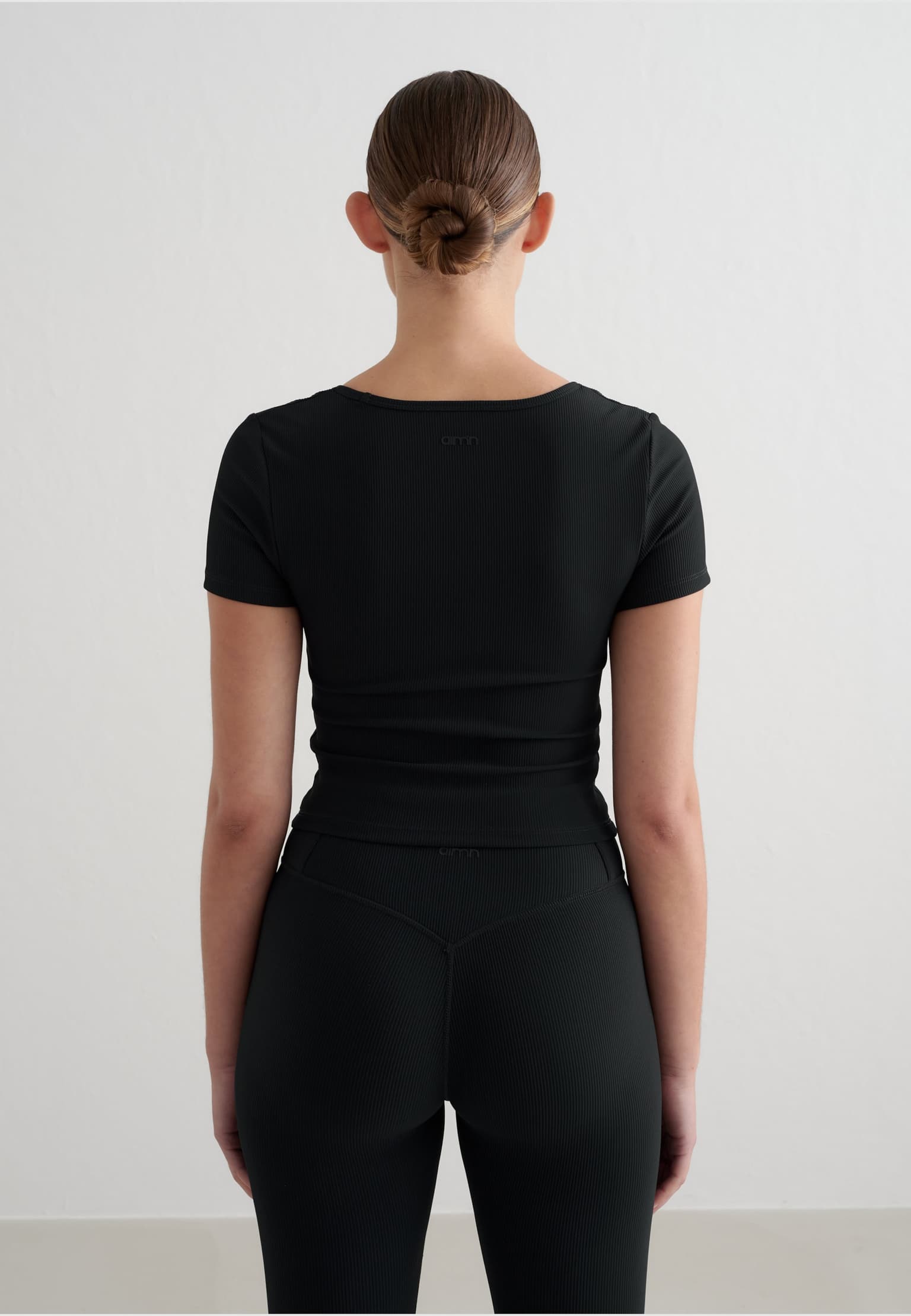 aimn Black Ribbed Performance Short Sleeve – Bild 2