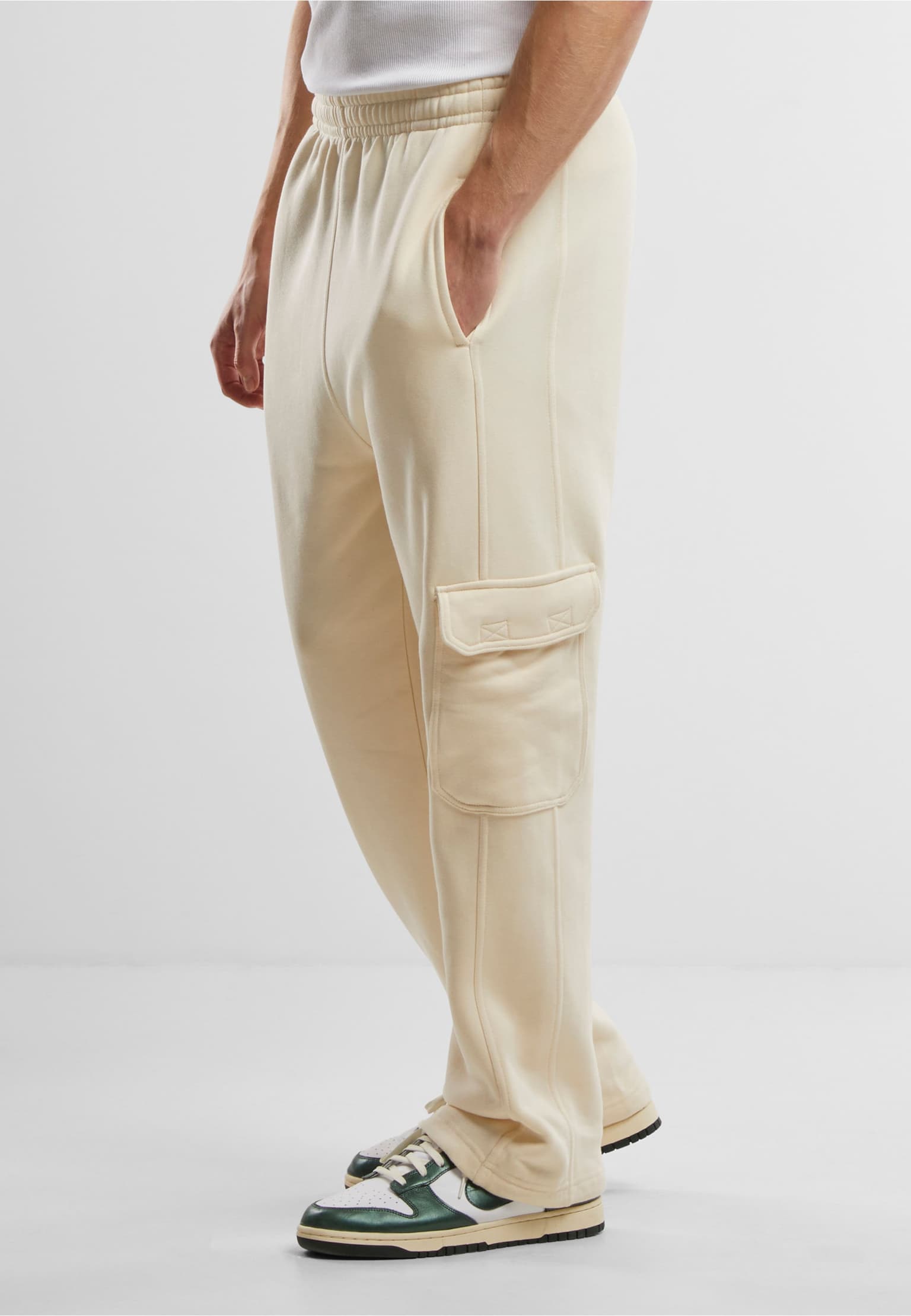 Urban Classics Cargo Sweatpants – Bild 3