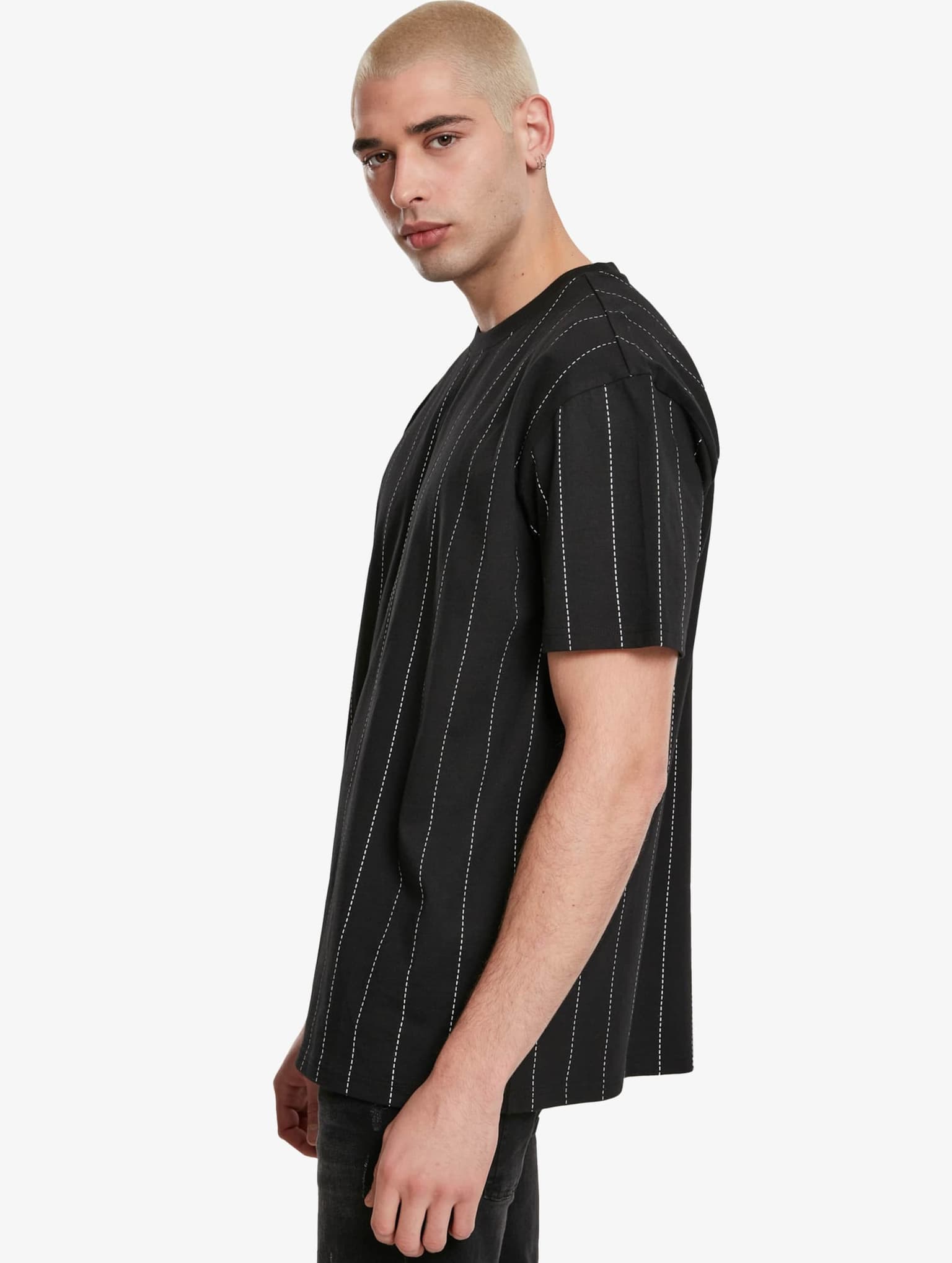 Urban Classics Oversized Pinstripe Tee – Bild 3