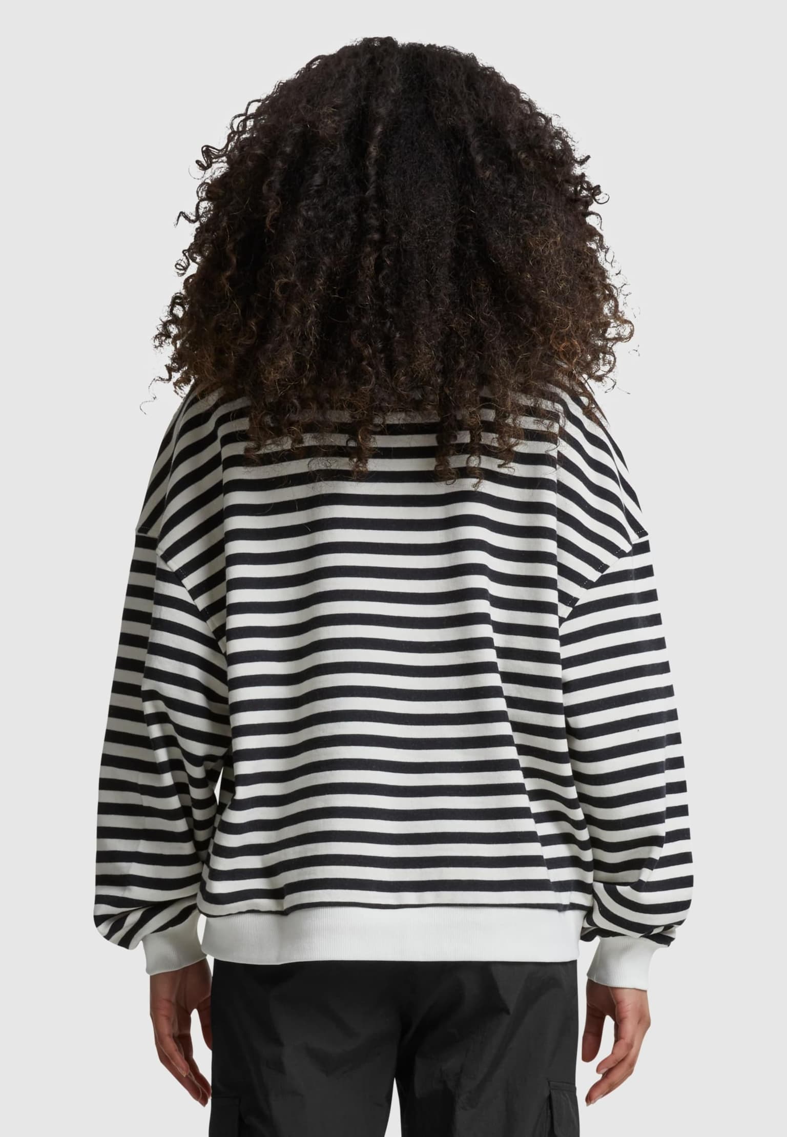 Urban Classics Ladies Oversized Striped Crewneck – Bild 2