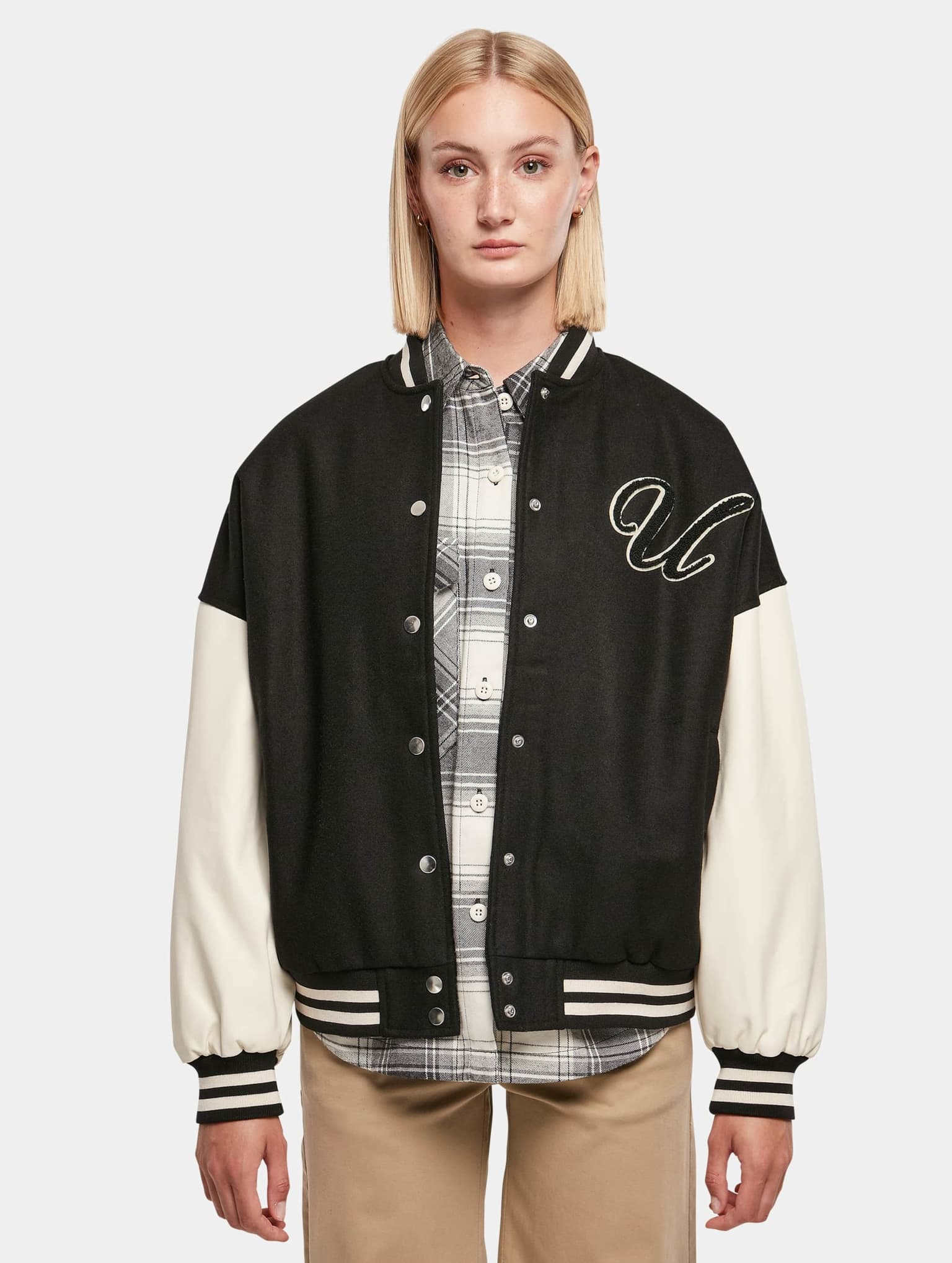 Urban Classics Ladies Oversized Big U College Jacket – Bild 3
