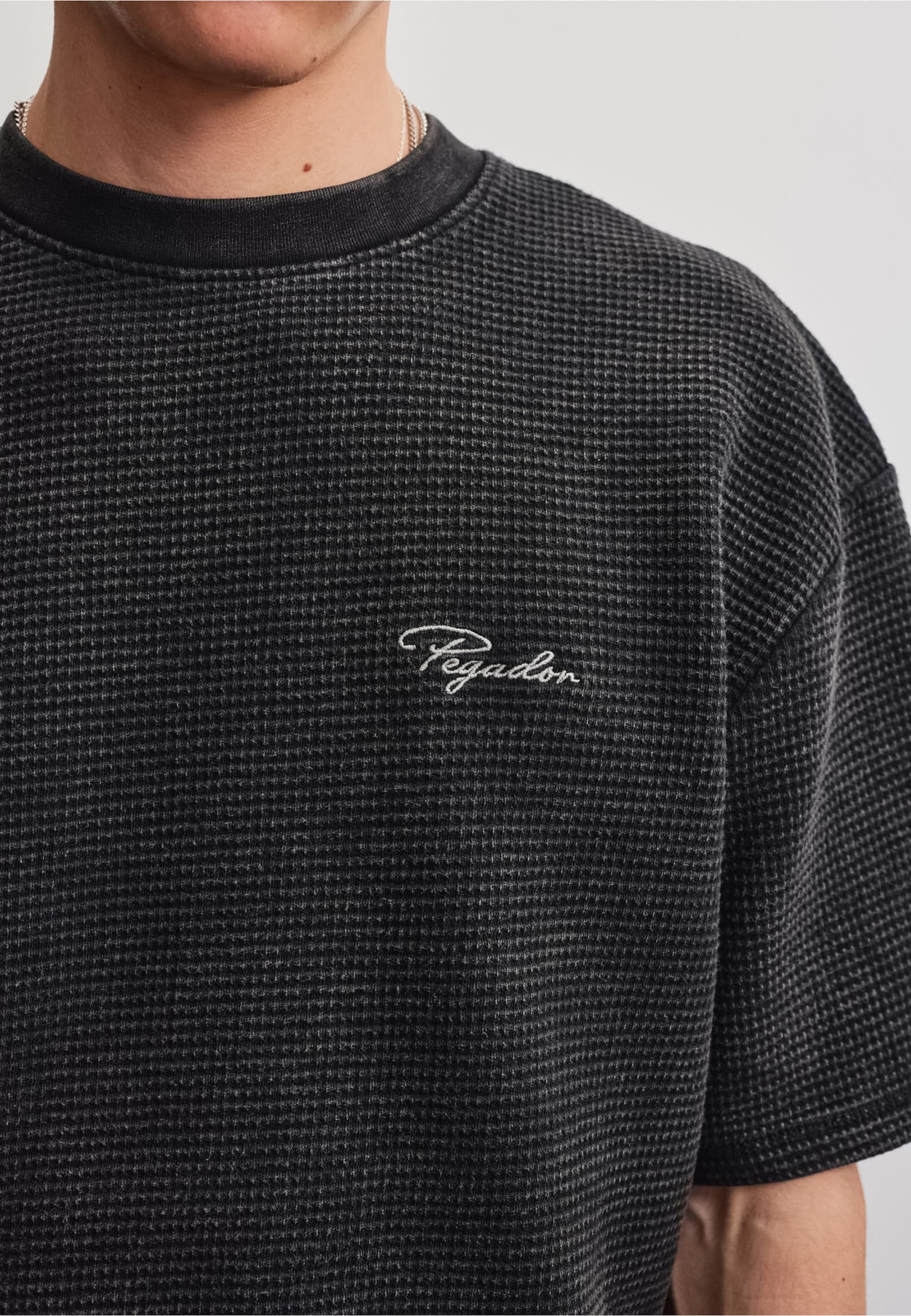 PEGADOR Signar Oversized Waffle Tee – Bild 3