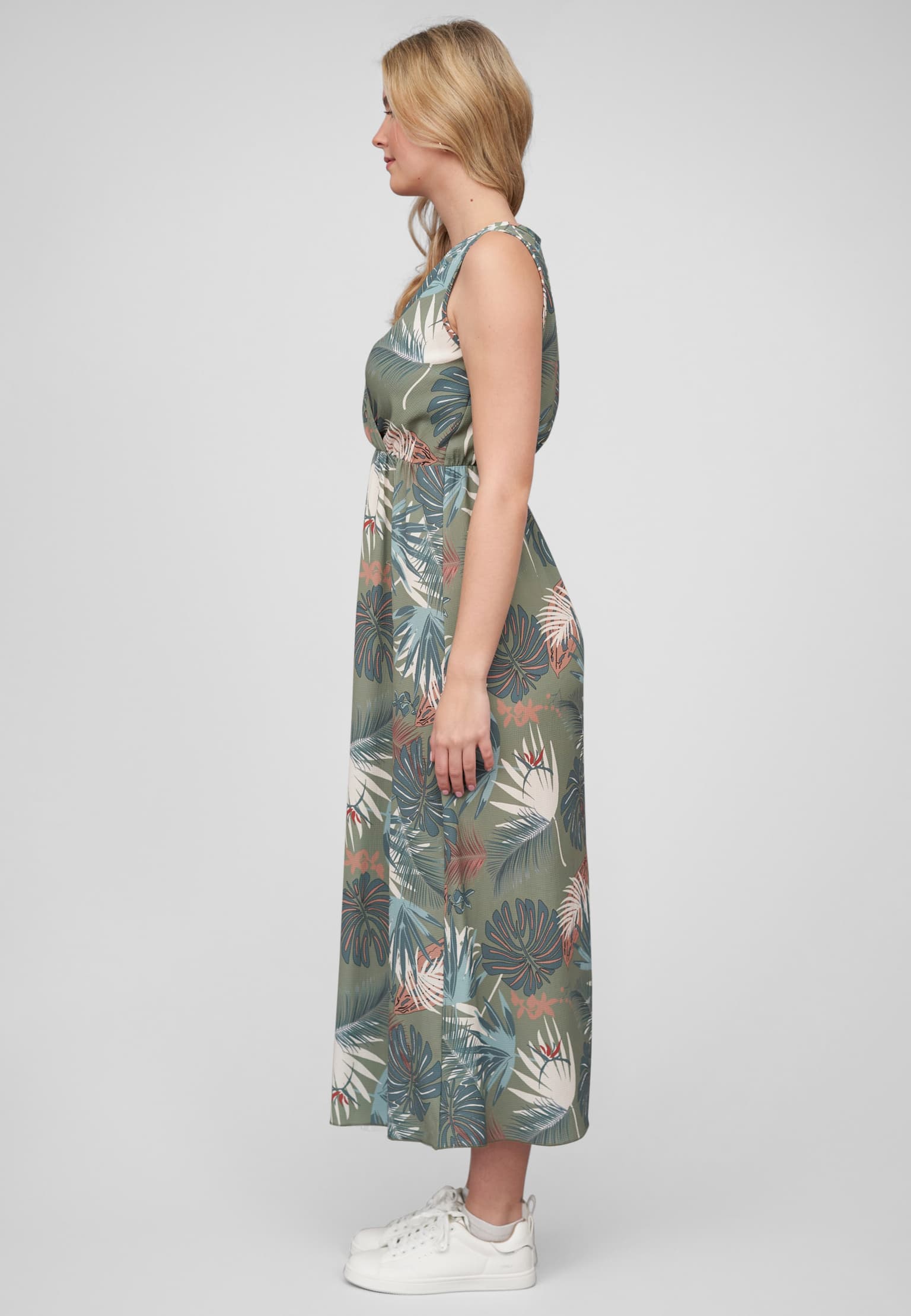 Cloud5ive Maxi Kleid in Wickeloptik mit Tropical All Over Print – Bild 3