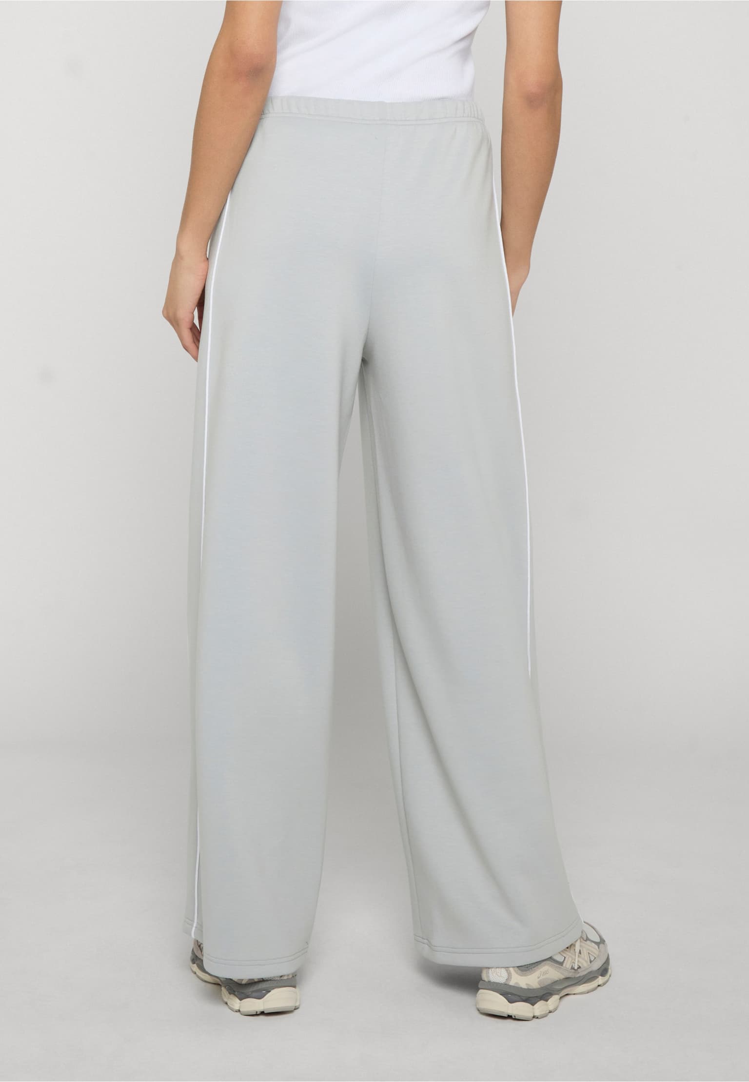 Urban Classics Ladies Wide Leg Scuba Trackpants – Bild 2