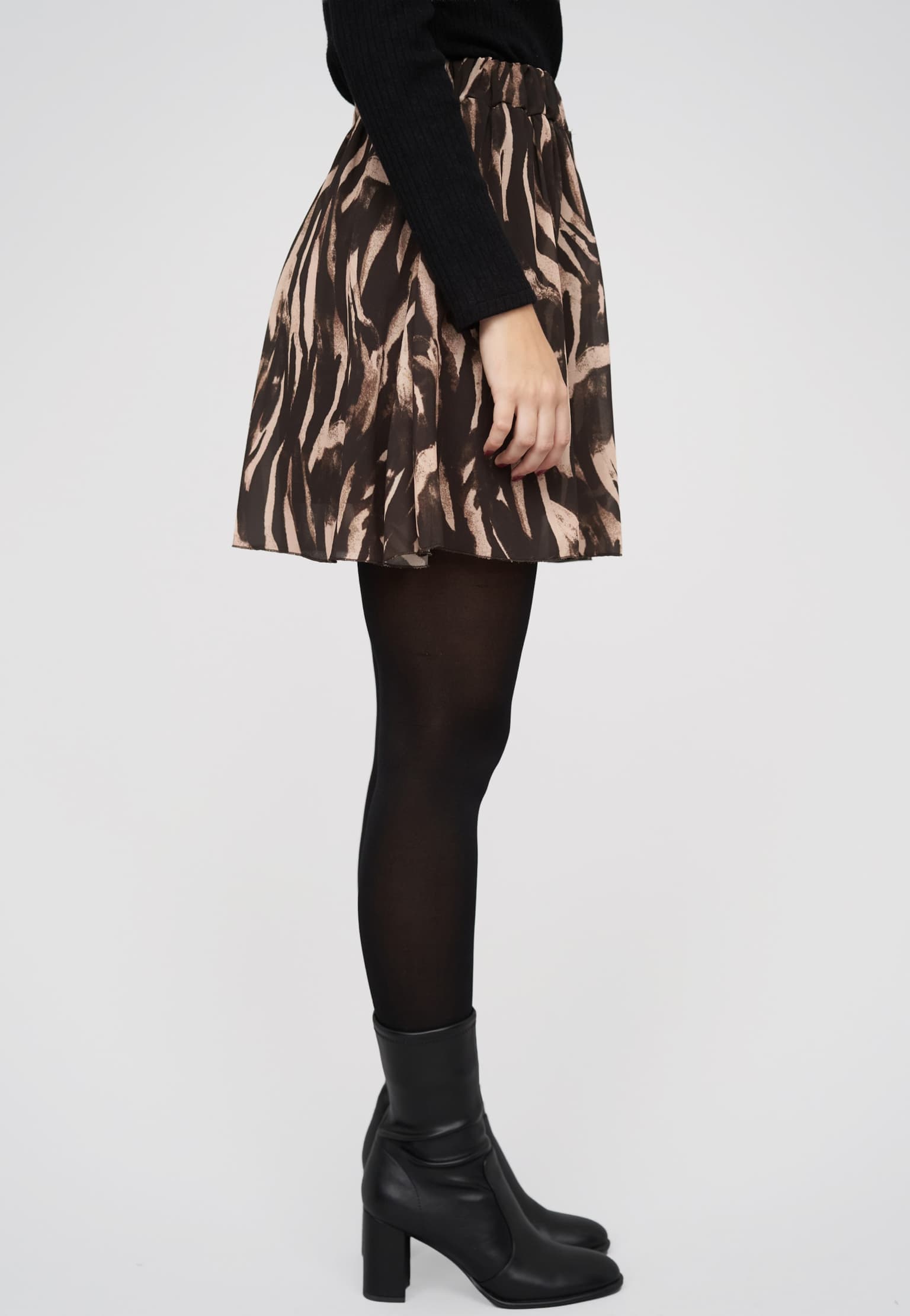 Cloud5ive Mini Skirt with animal print – Bild 4