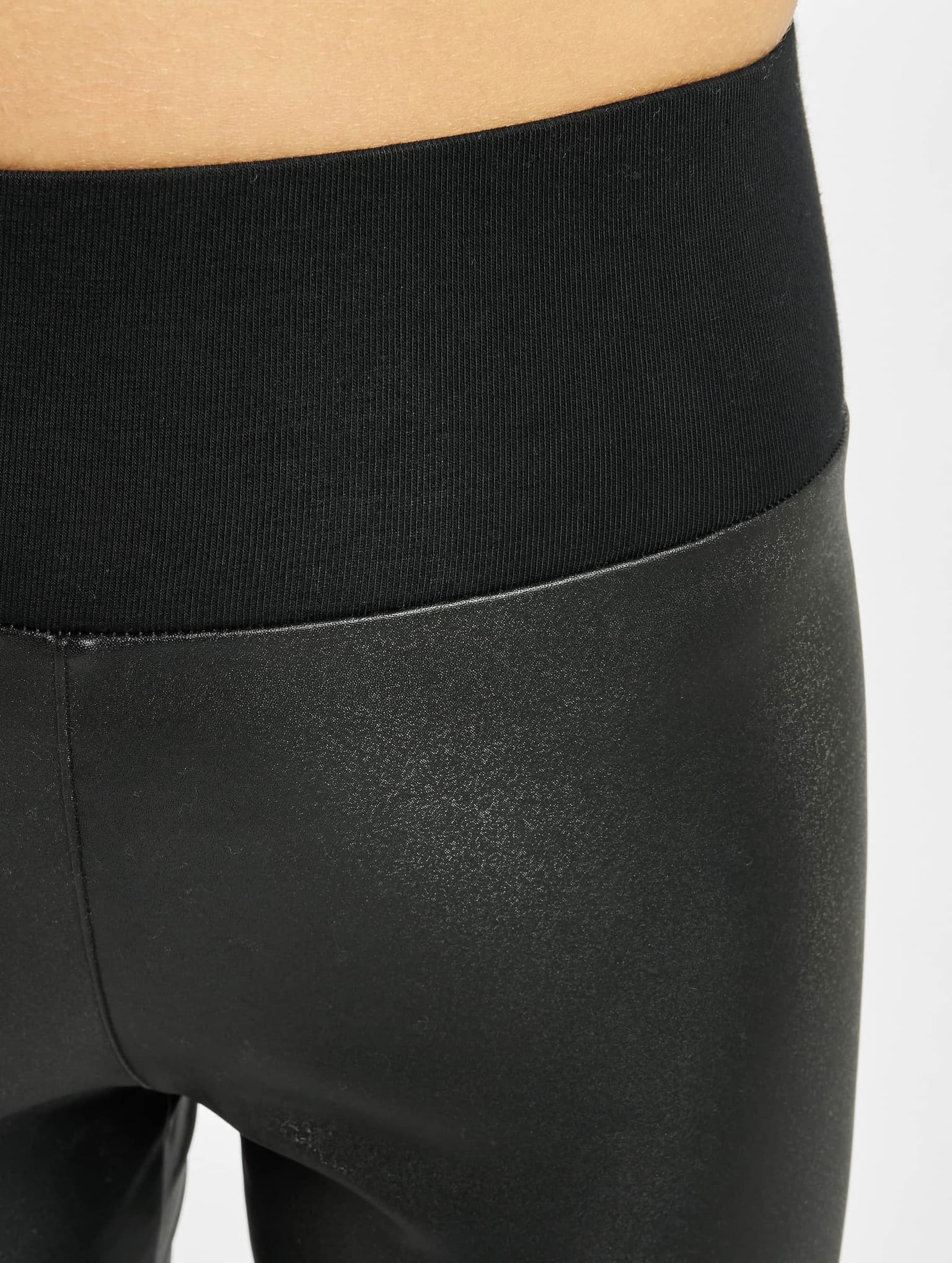 Urban Classics Ladies Faux Leather High Waist Leggings – Bild 4