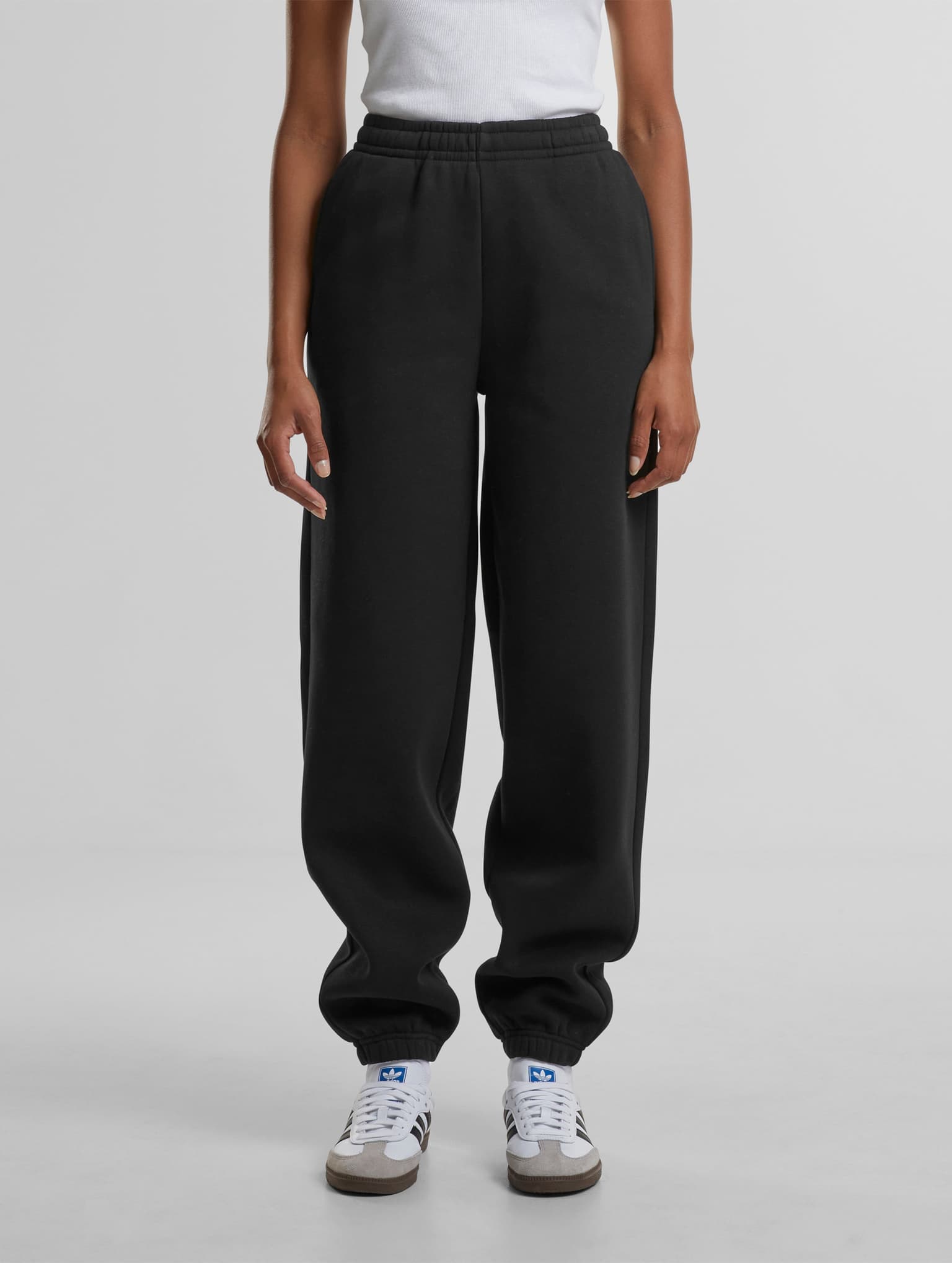 Urban Classics Ladies Fluffy Jogginghose – Bild 3