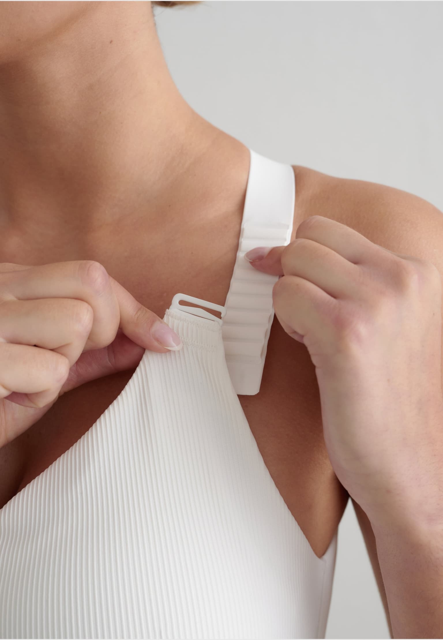 aimn White Ribbed Performance Support Bra – Bild 4