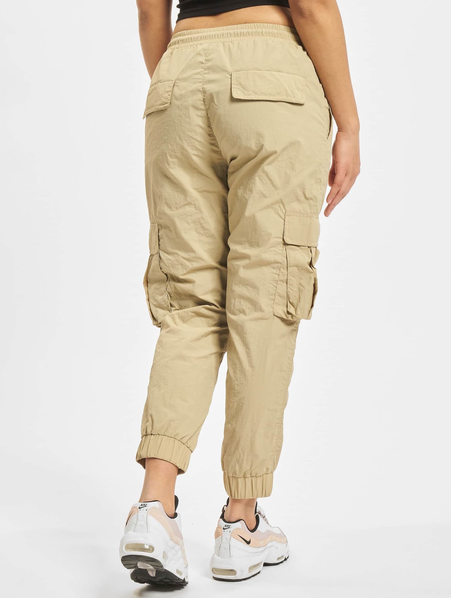 Urban Classics Ladies High Waist Crinkle Nylon Cargo Pants – Bild 2