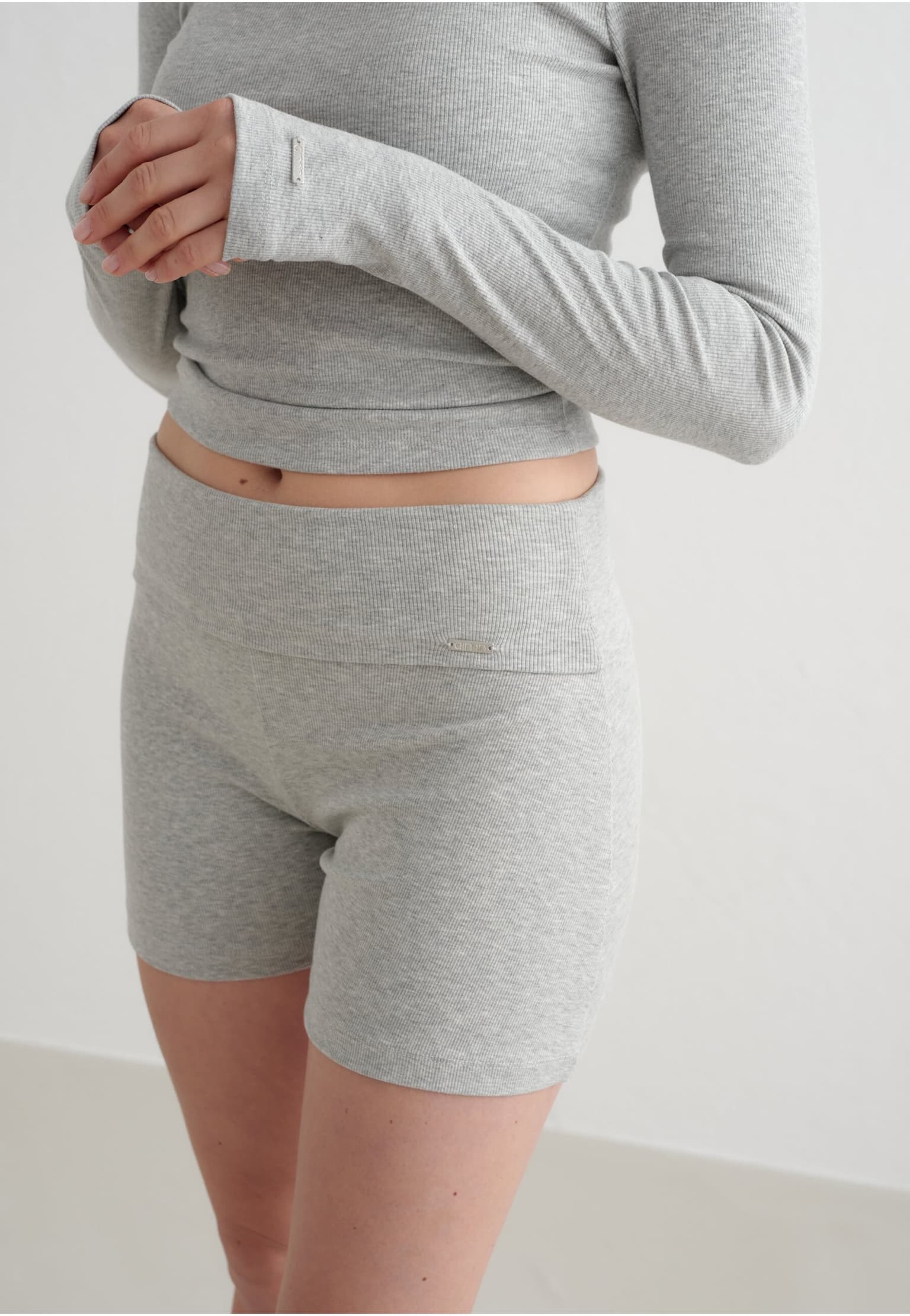 aimn Ease Ribbed Short – Bild 4
