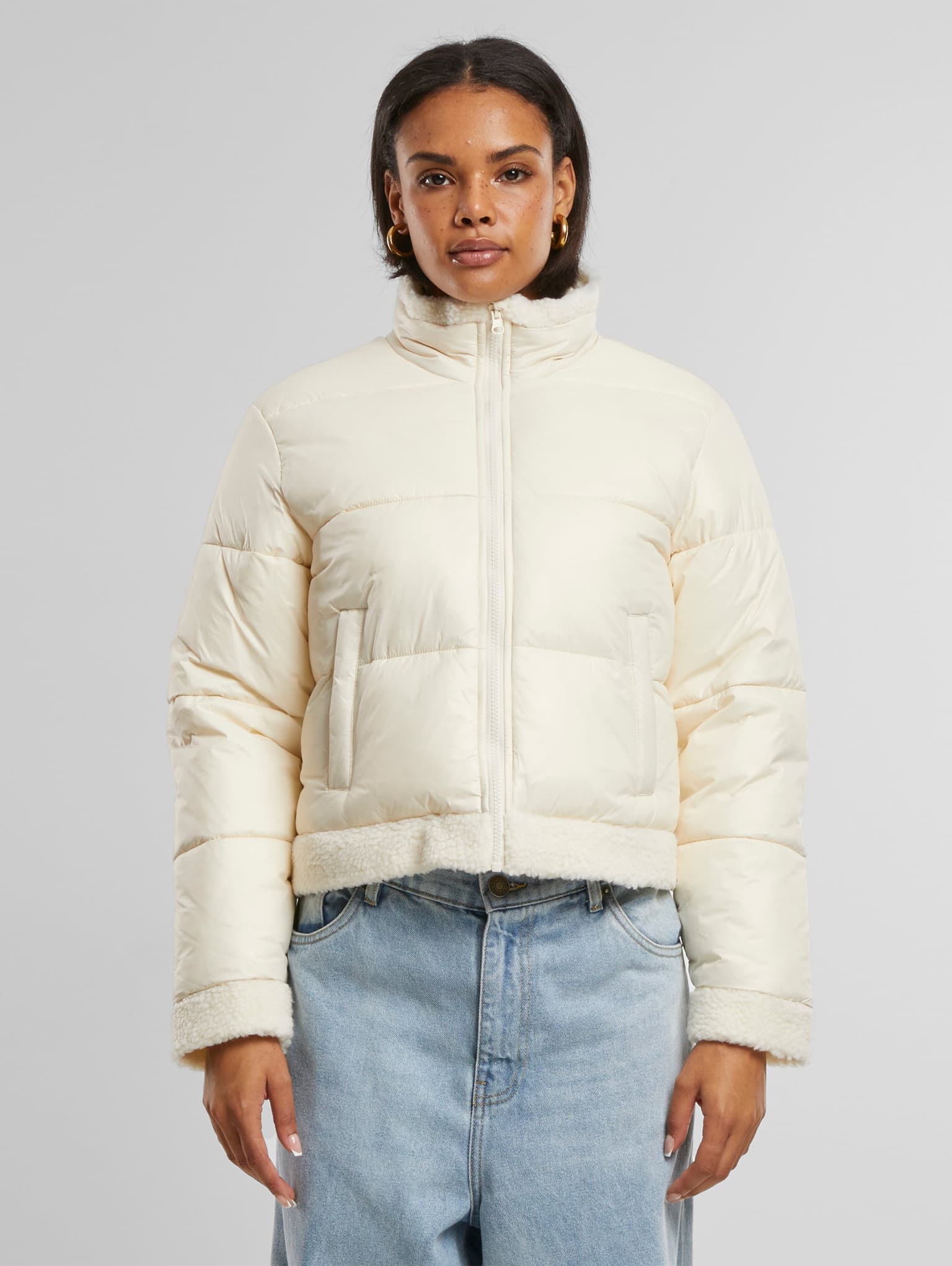 Urban Classics Ladies Essentials Shiny Puffer Sherpa Jacket – Bild 3