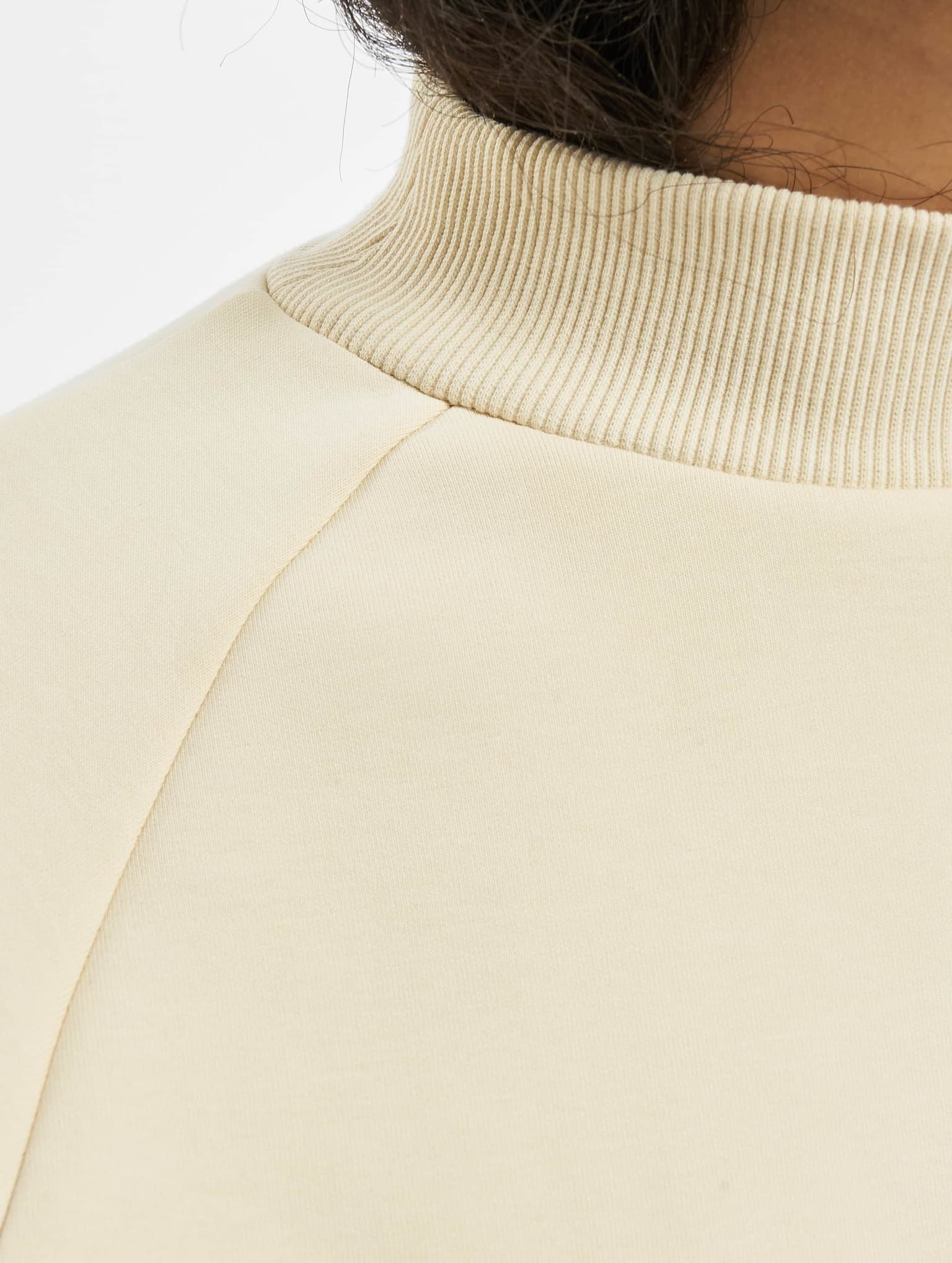Urban Classics Ladies Interlock Short Turtleneck Crew – Bild 4