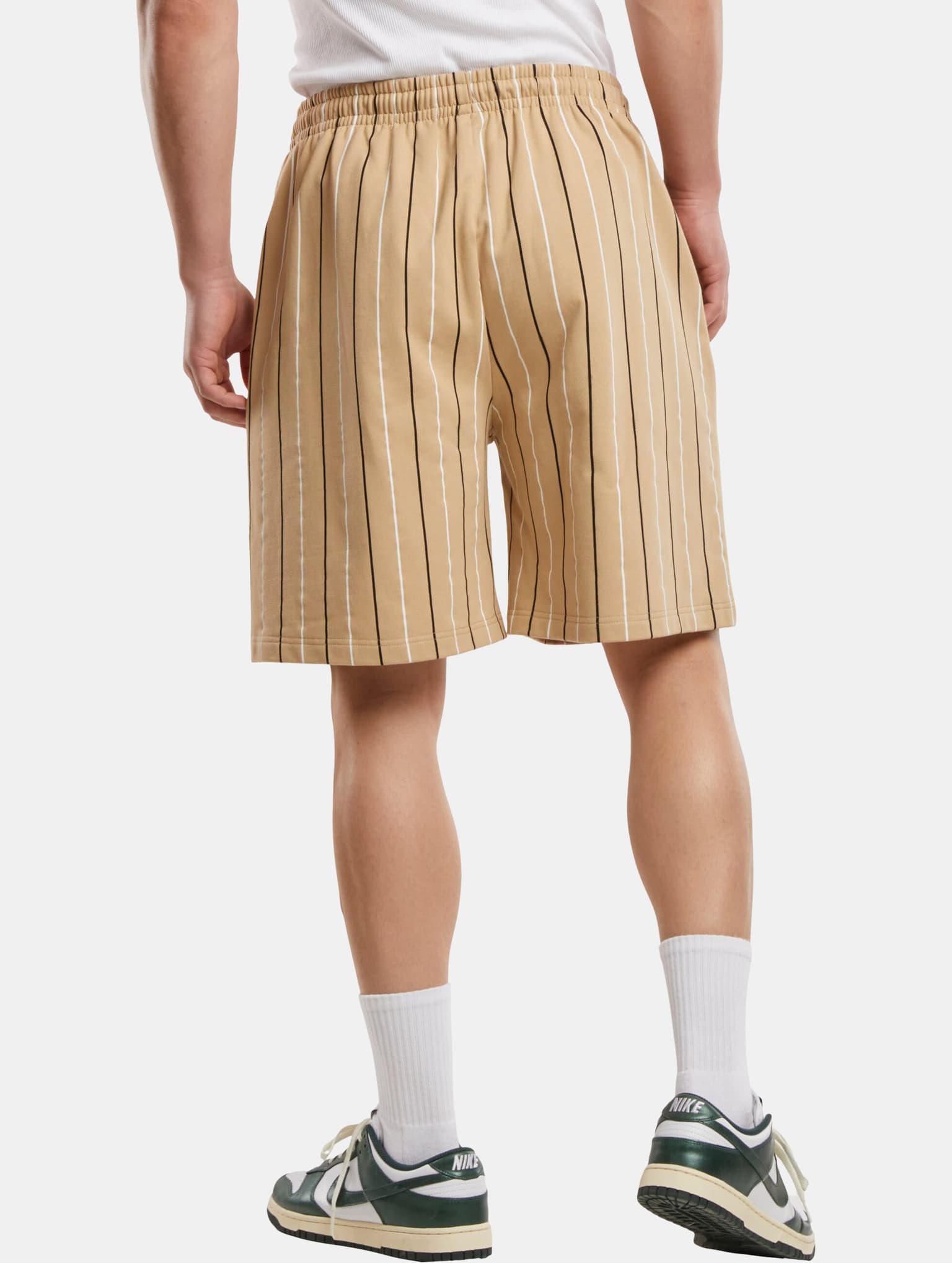 Urban Classics Printed Pinstripe Short – Bild 2
