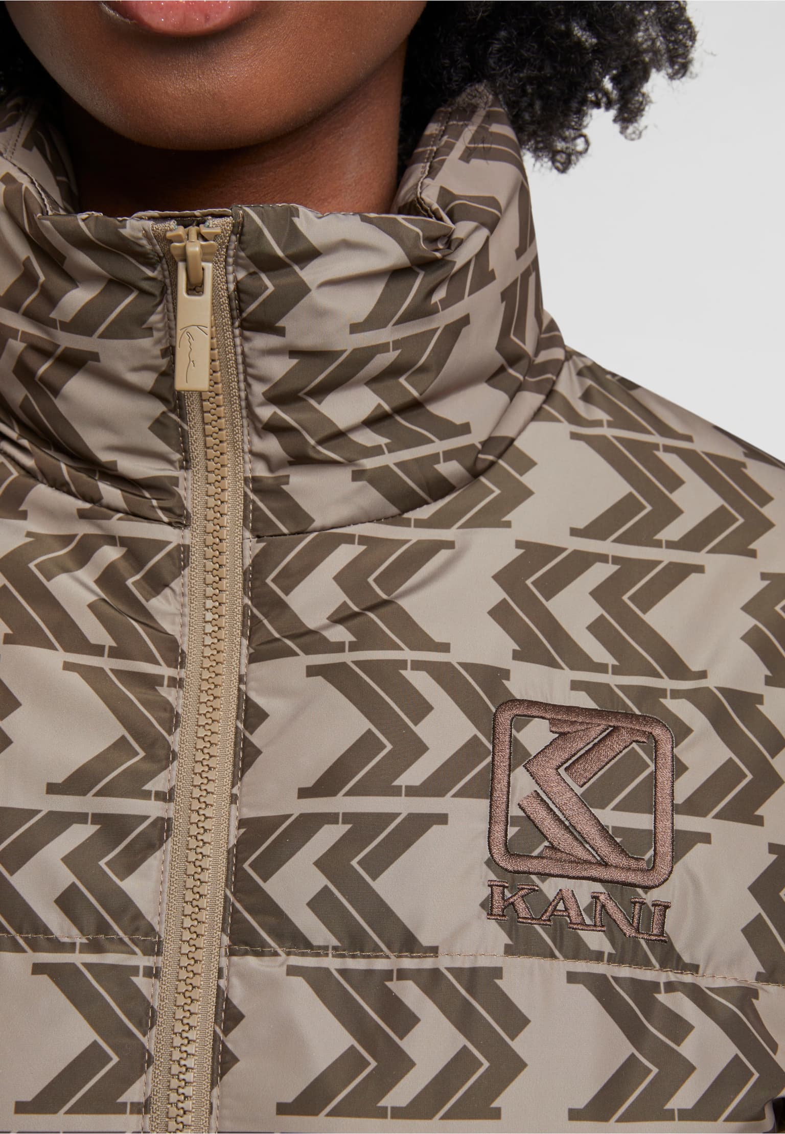 Karl Kani Og Puffer Jacket – Bild 4