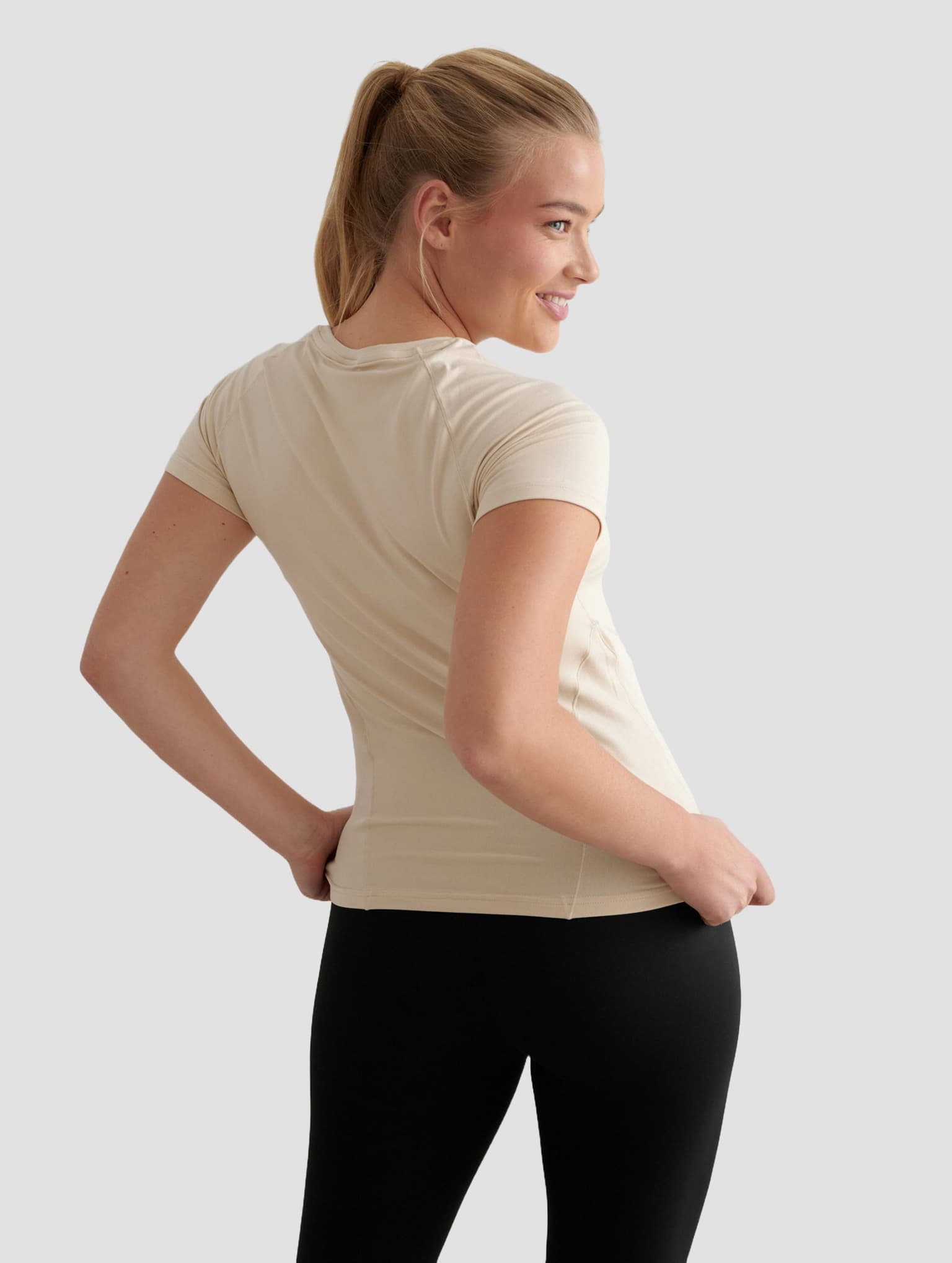 aimn aim'n Soft Basic Short Sleeve T-Shirt – Bild 2