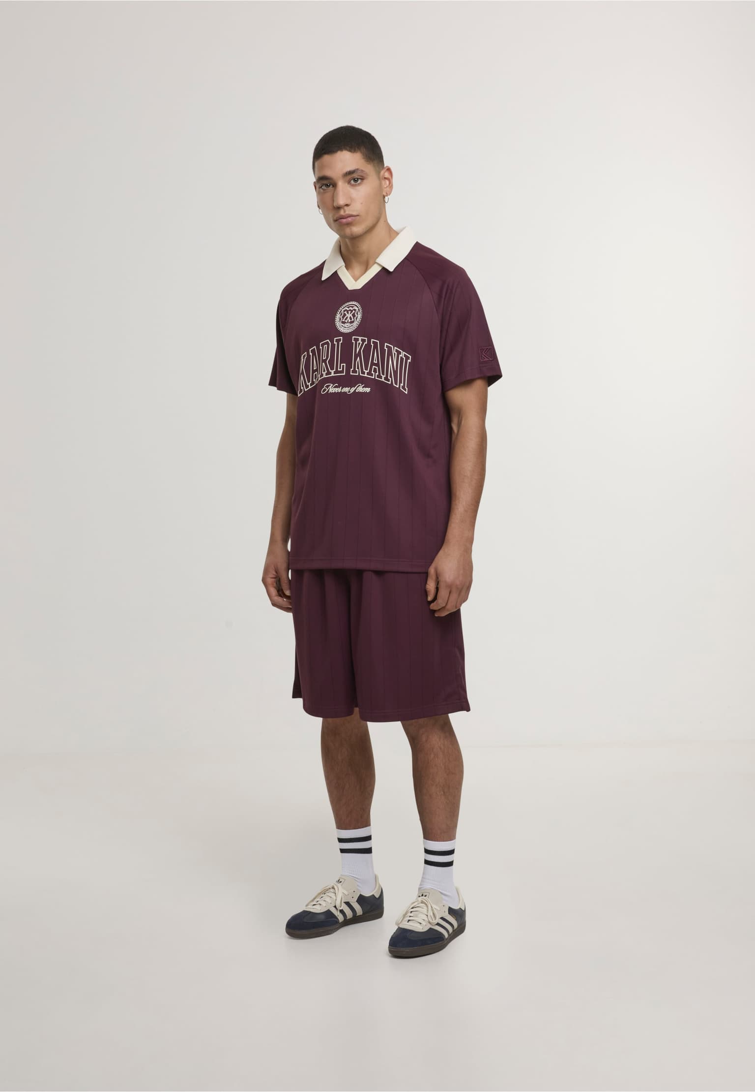 Karl Kani Heritage Emblem Shadow Pinstripe Soccer Jersey – Bild 3