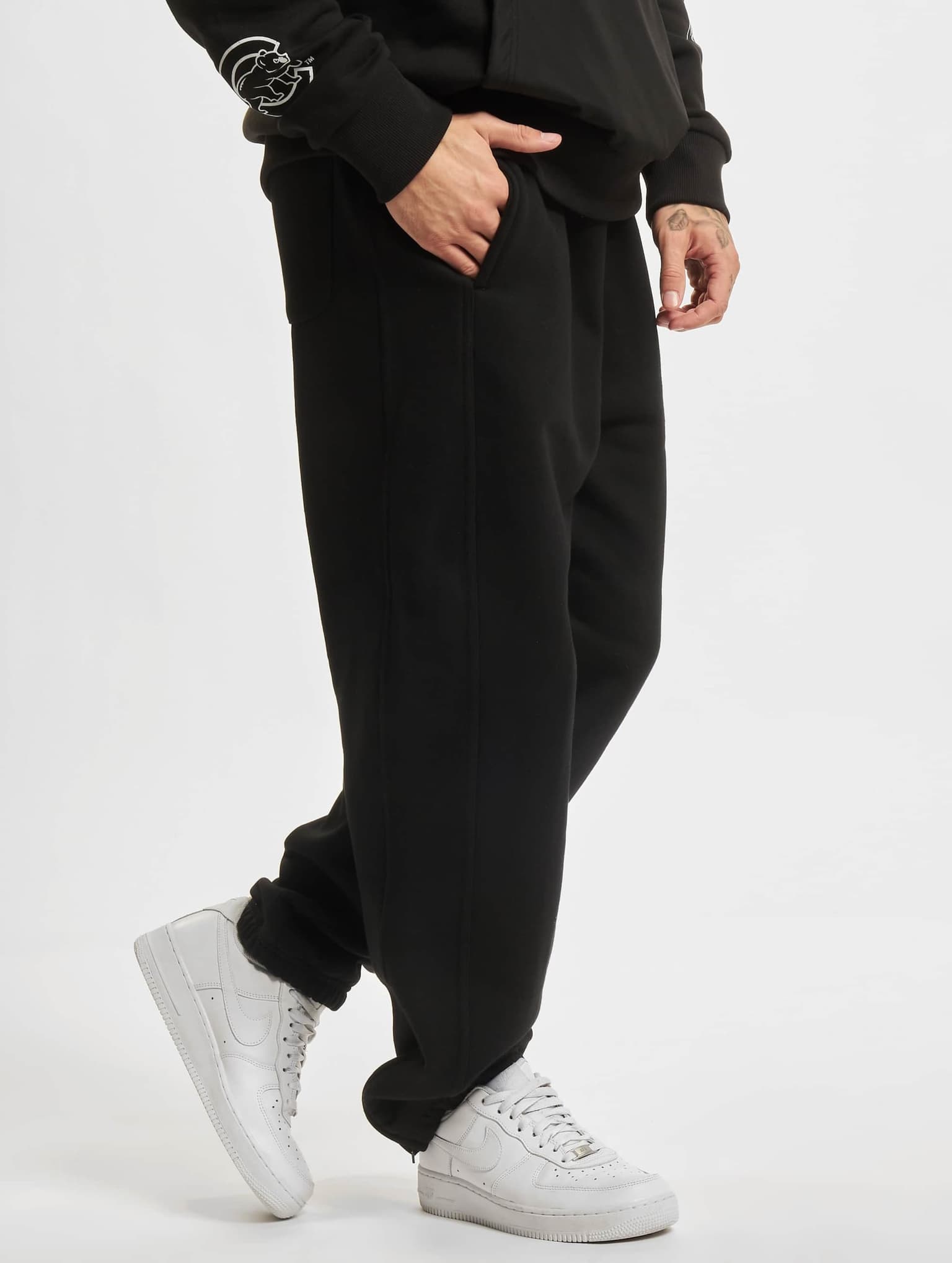 Urban Classics Sweatpants – Bild 3
