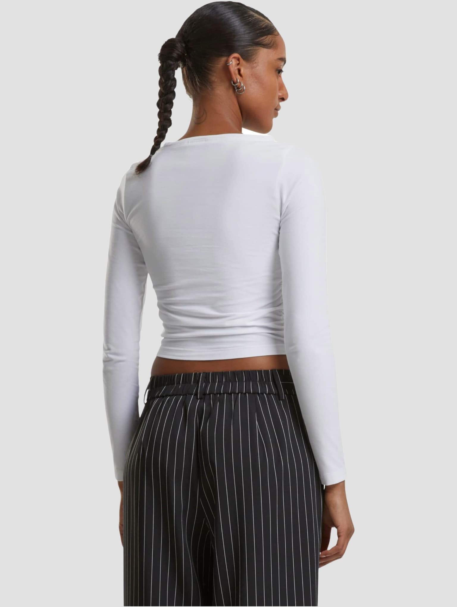 Urban Classics Ladies Ruffled Super Slim Longsleeve – Bild 2