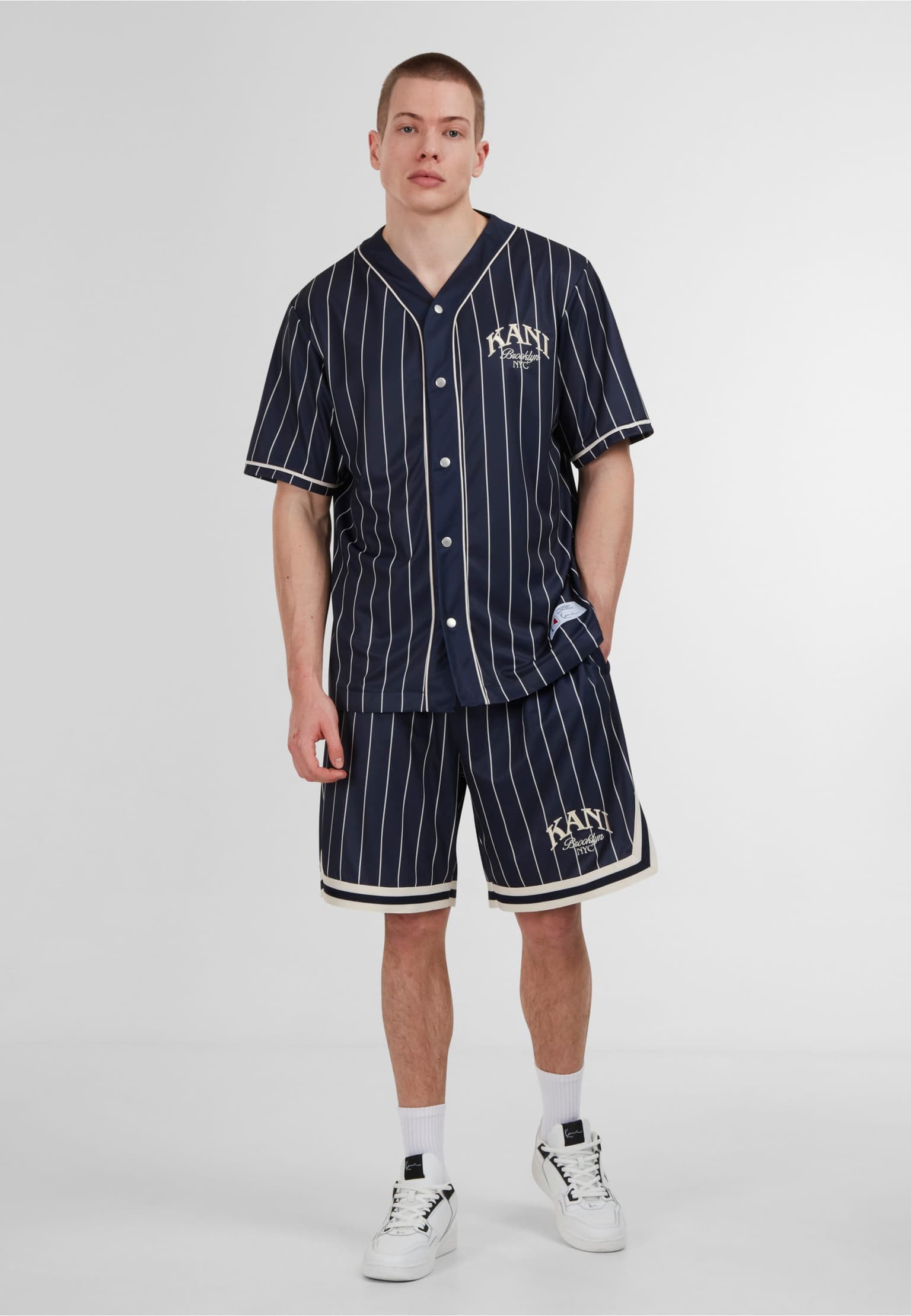 Karl Kani Pinstripe Baseball Jersey – Bild 3