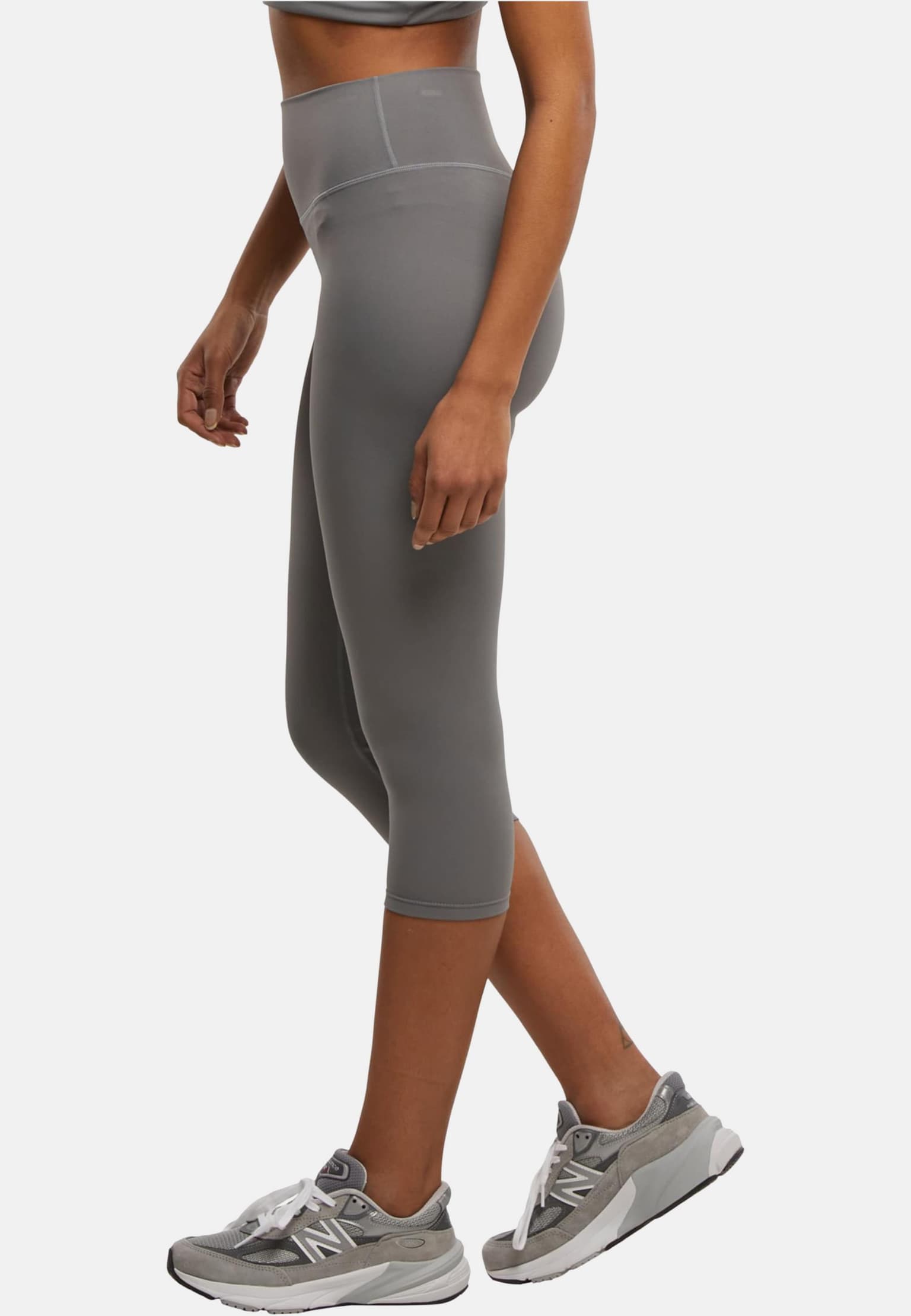 Urban Classics Ladies Capri Leggings – Bild 3