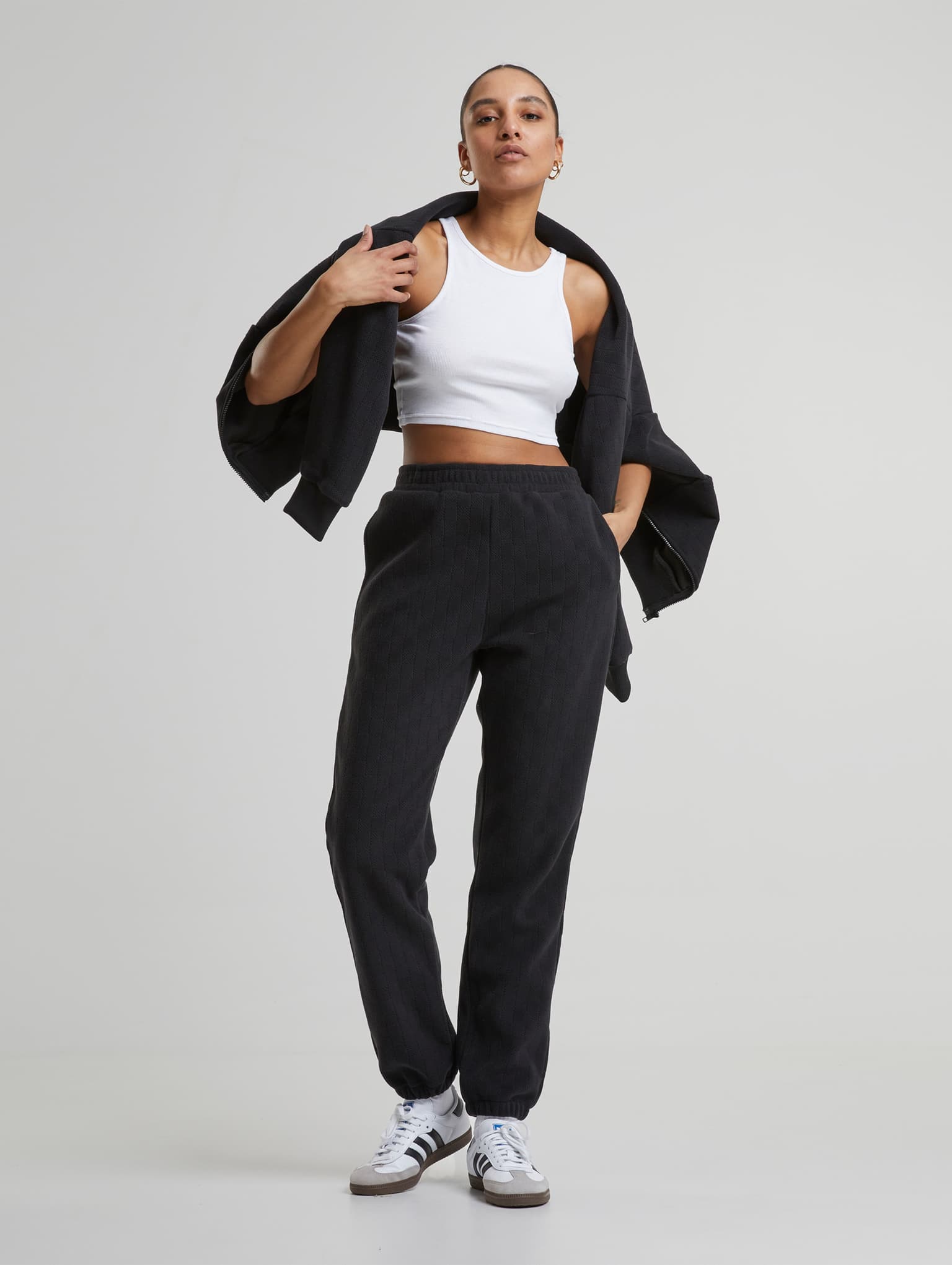Urban Classics Ladies Jacquard Velvet Sweatpants – Bild 4