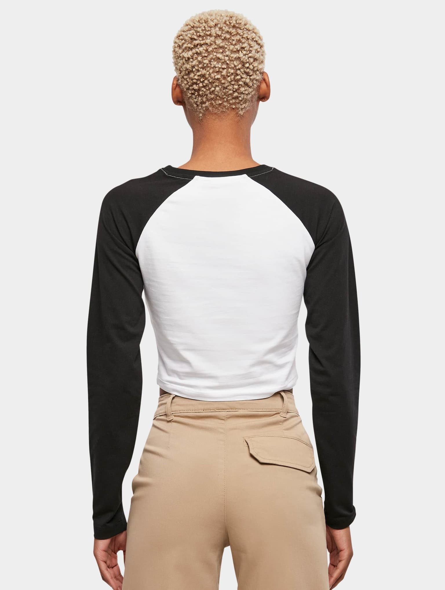 Urban Classics Ladies Essentials Cropped Retro Baseball Longsleeve – Bild 2
