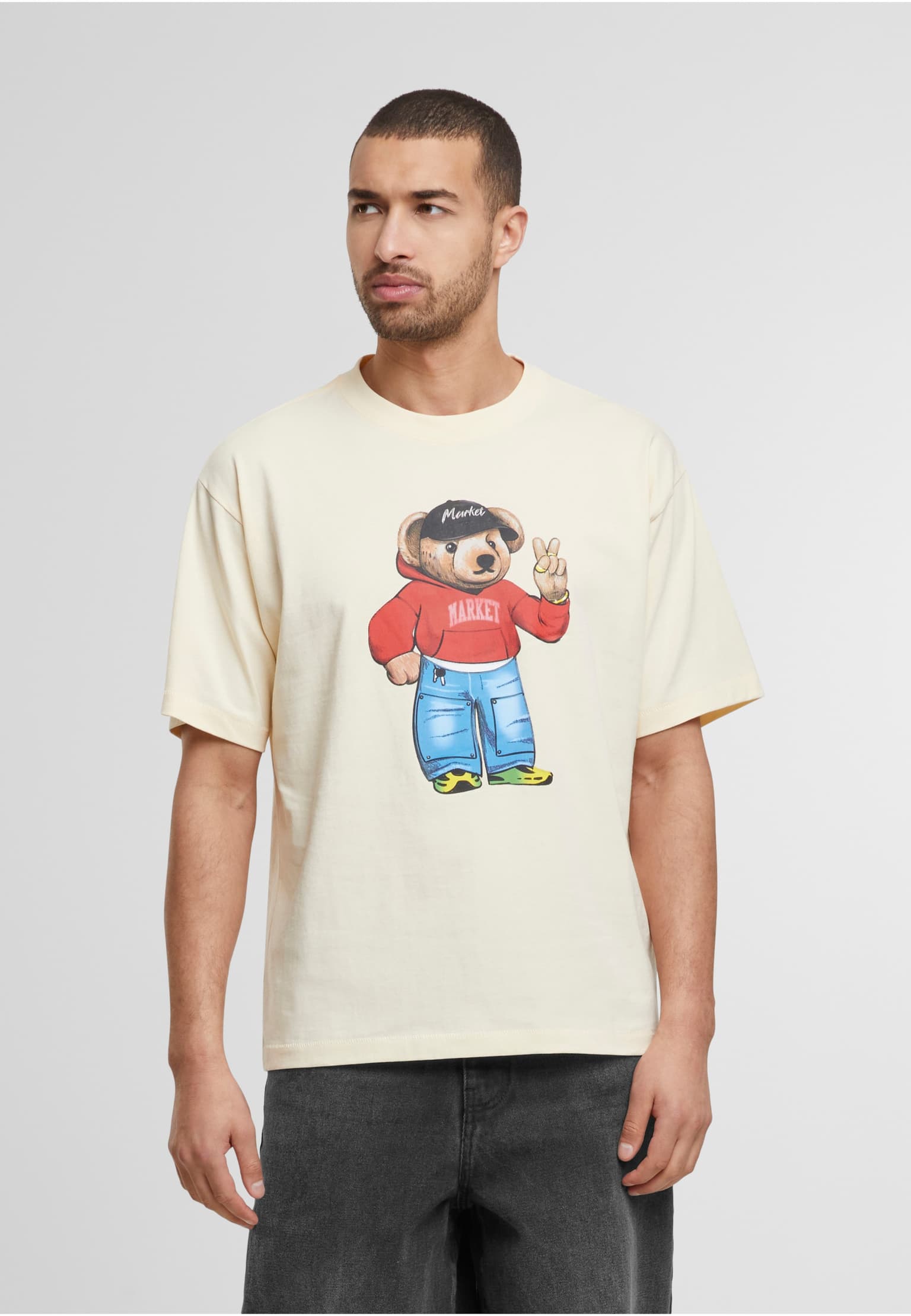Market Studios FIT CHECK BEAR T-SHIRT