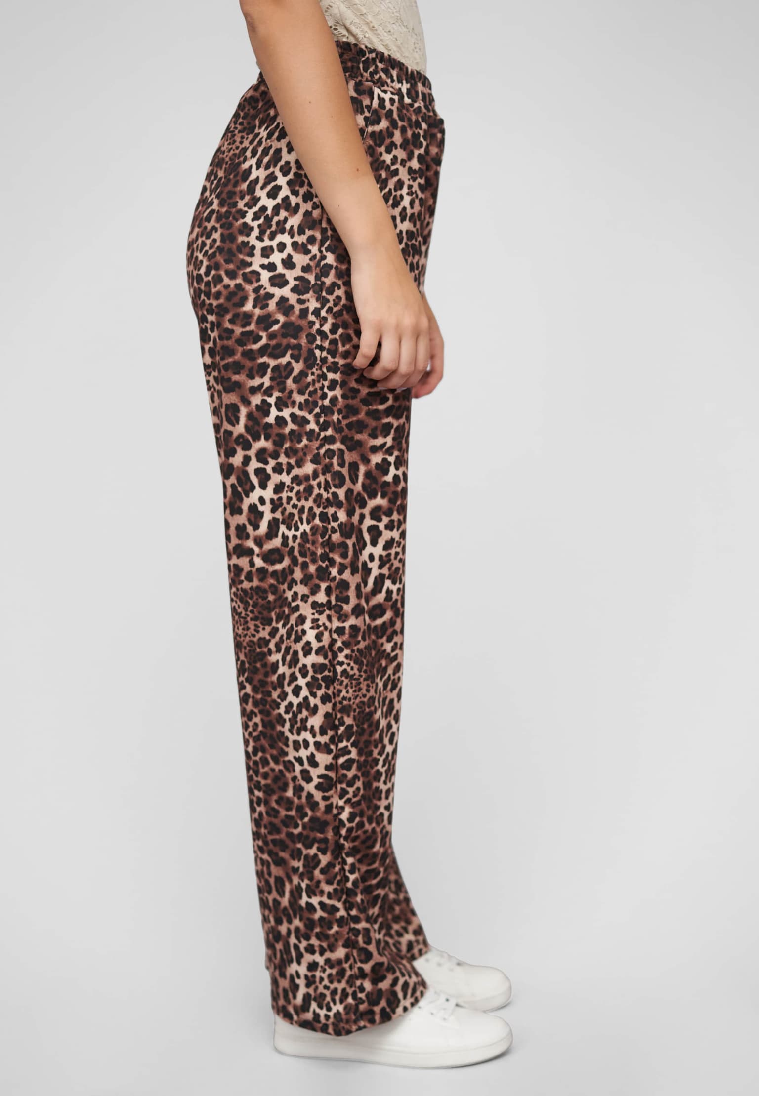 Cloud5ive Pants with wide legs – Bild 4