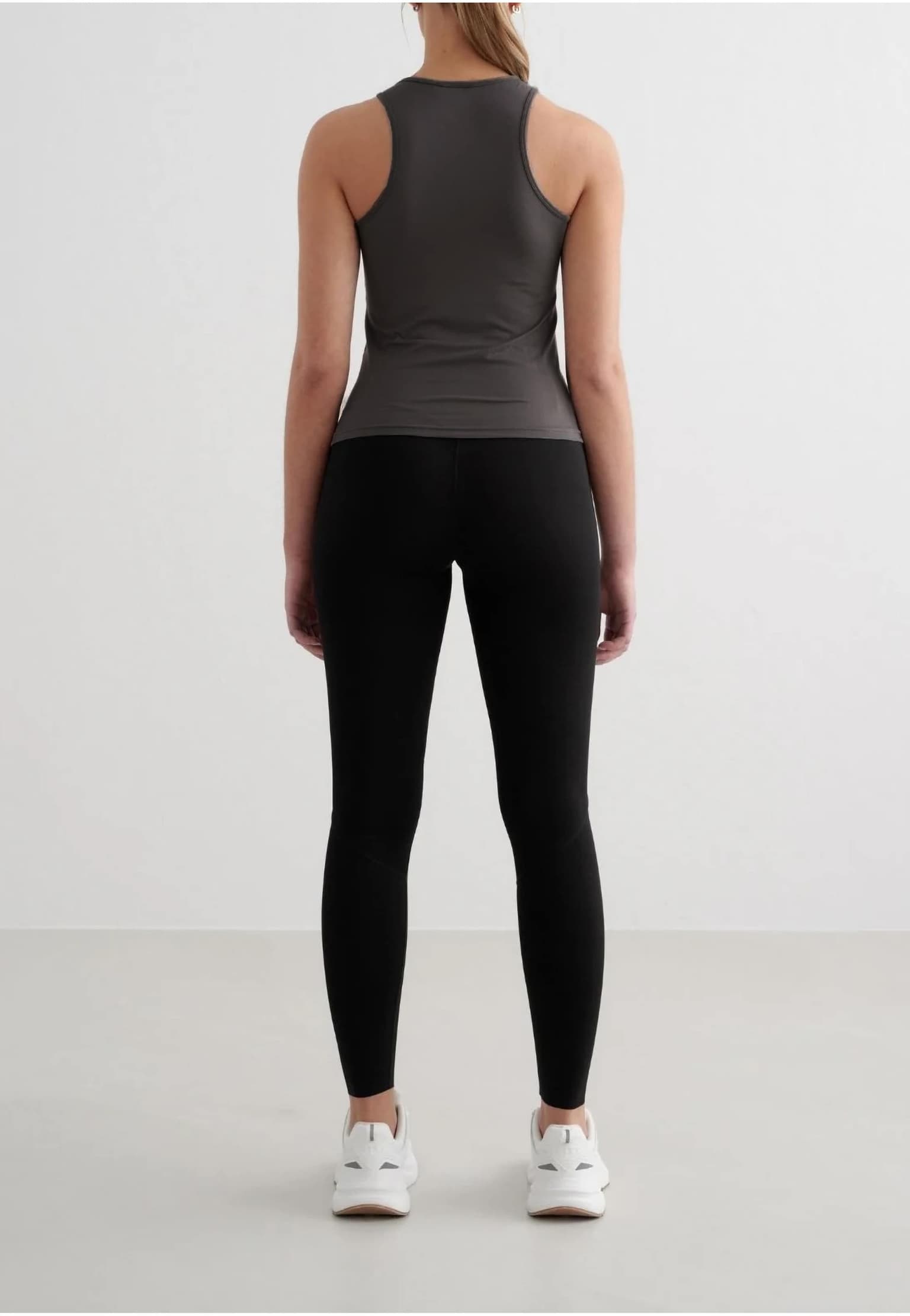aimn Soft Basic Singlet – Bild 4