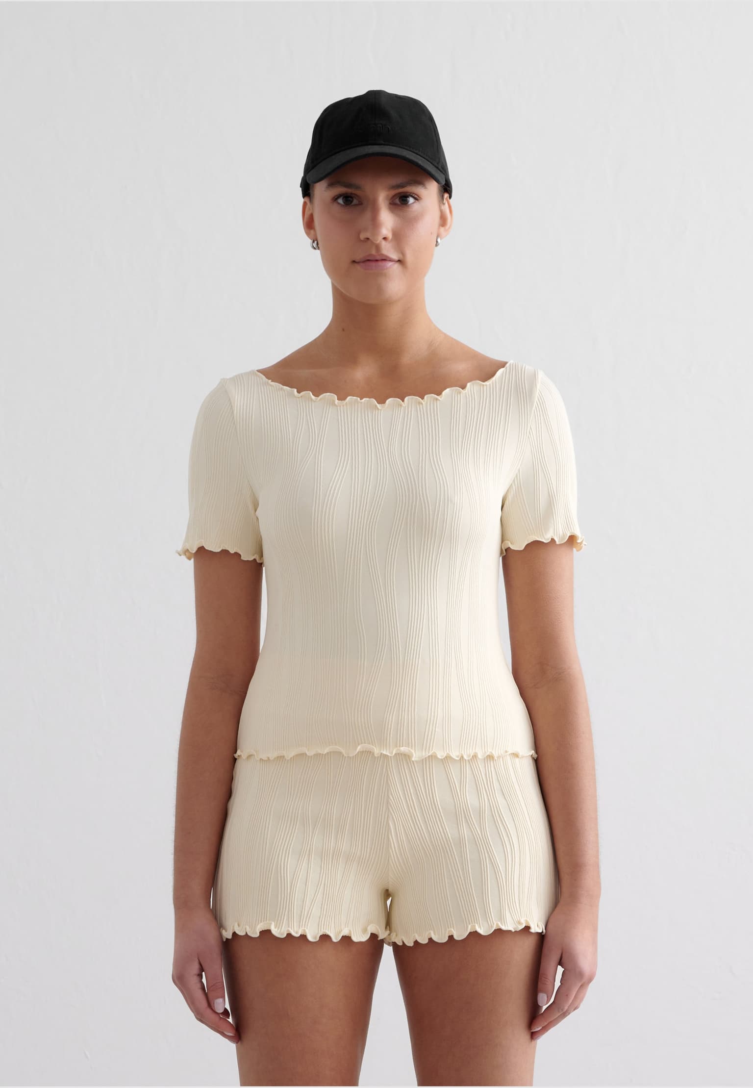 aimn Tulip Short Sleeve Top