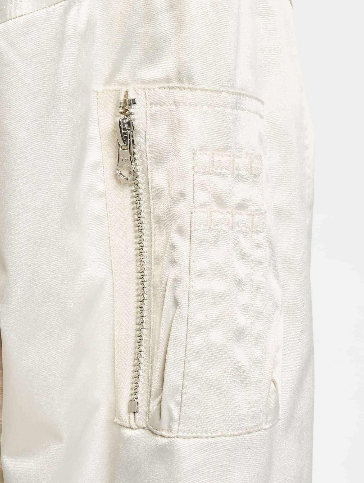 Urban Classics Ladies Short Oversized Satin Bomber Jacket – Bild 4