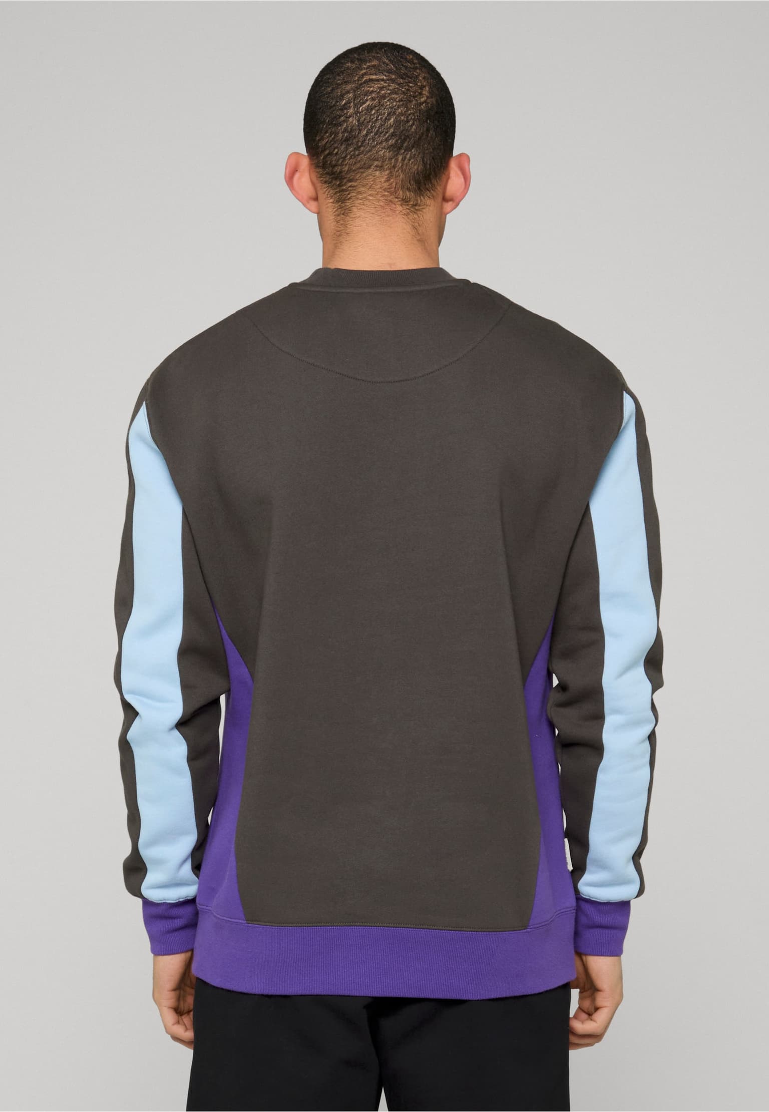 UNFAIR ATHLETICS DMWU Three Tone Crewneck – Bild 2