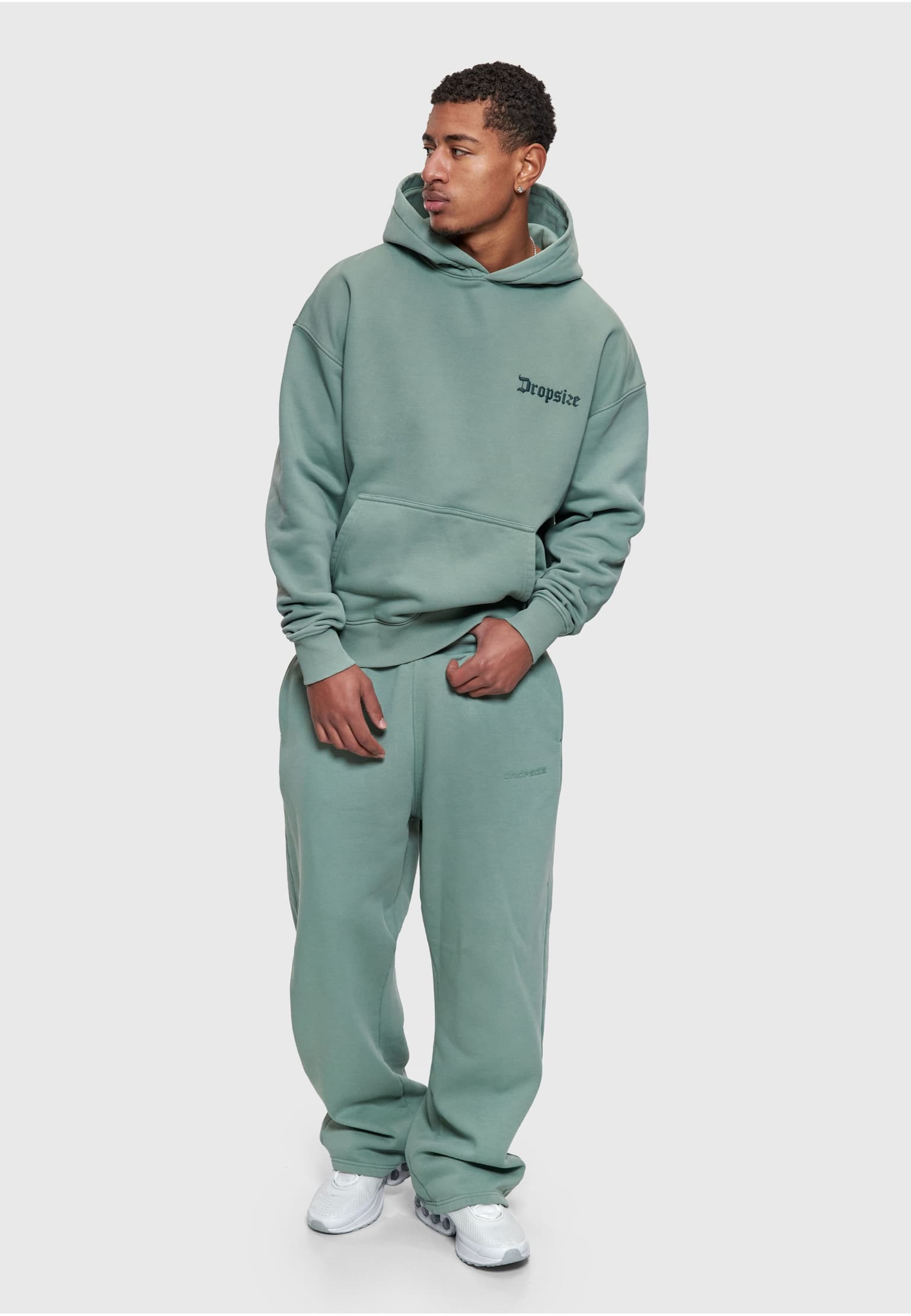Dropsize HEAVY OVERSIZE DYNAMIC HD LOGO Jogger – Bild 4